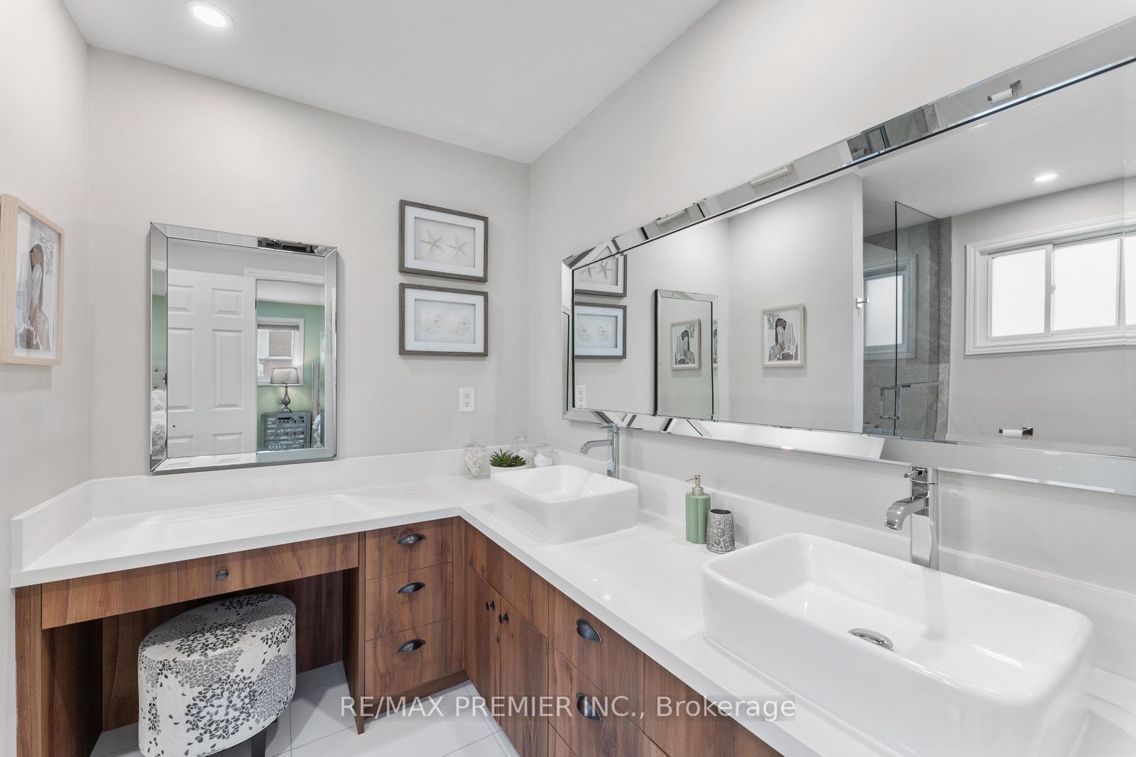 Photo 17 of 19 Claudia Avenue, Vaughan, West Woodbridge — HOMEH