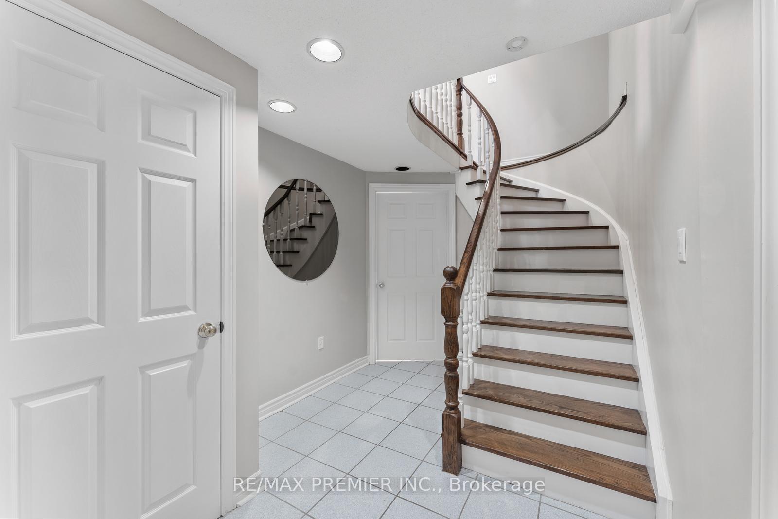 Photo 22 of 19 Claudia Avenue, Vaughan, West Woodbridge — HOMEH