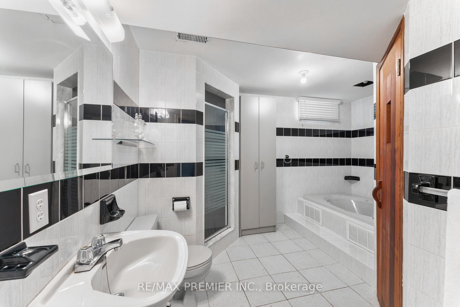 Photo 31 of 19 Claudia Avenue, Vaughan, West Woodbridge — HOMEH