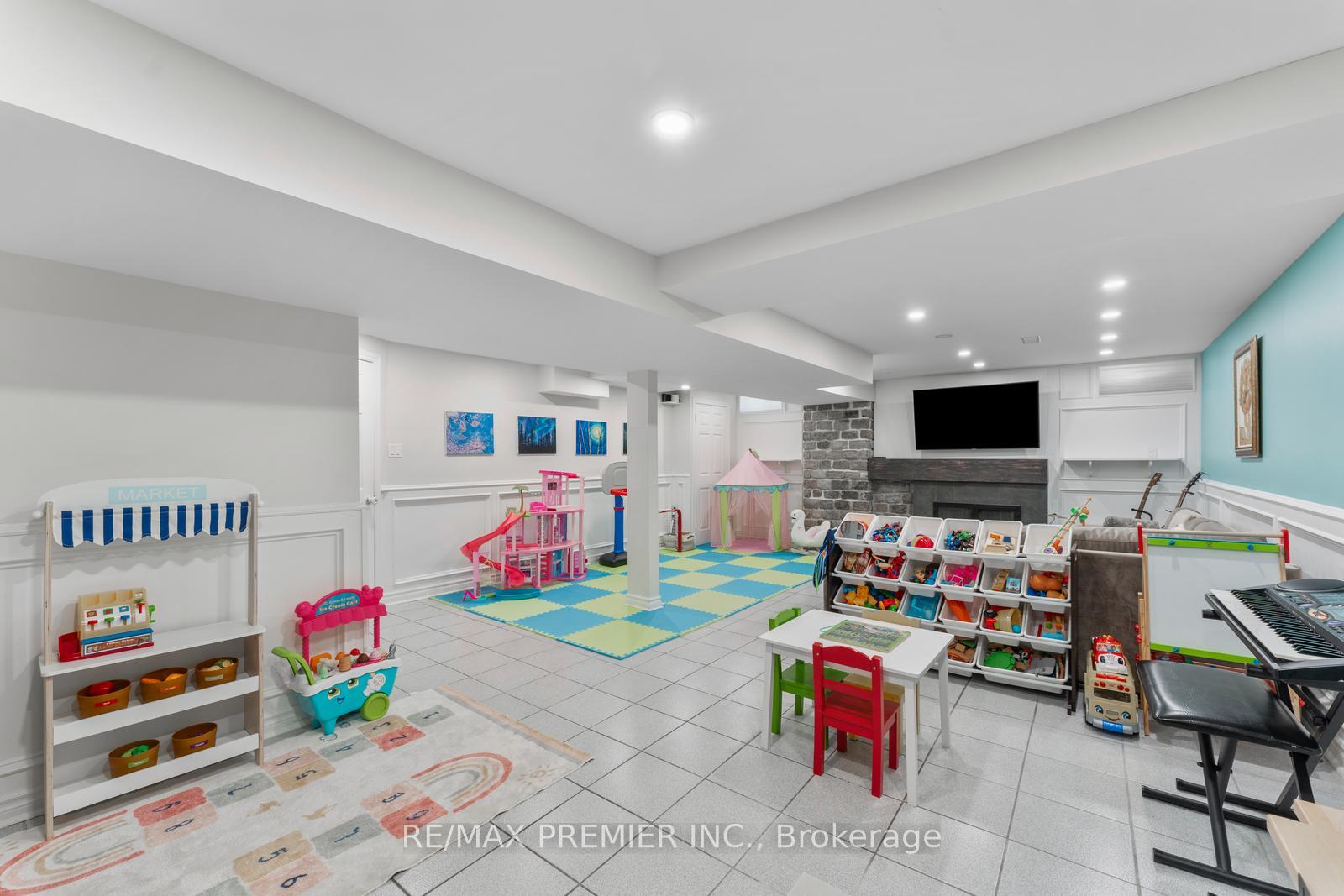 Photo 28 of 19 Claudia Avenue, Vaughan, West Woodbridge — HOMEH