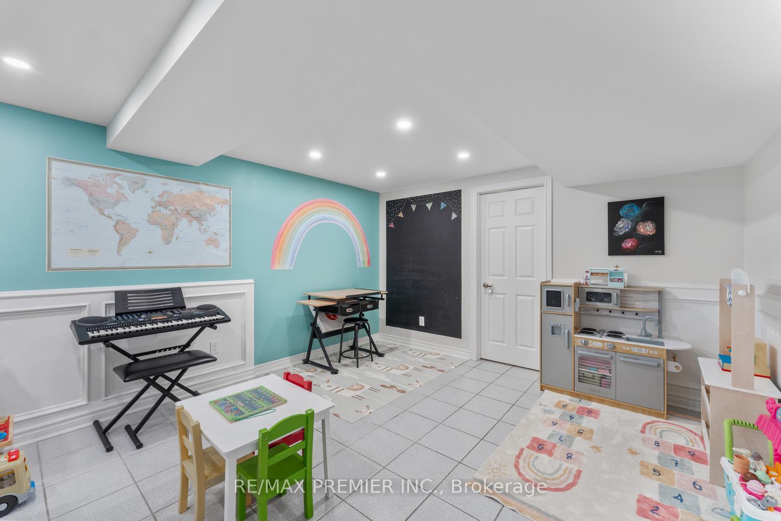 Photo 30 of 19 Claudia Avenue, Vaughan, West Woodbridge — HOMEH