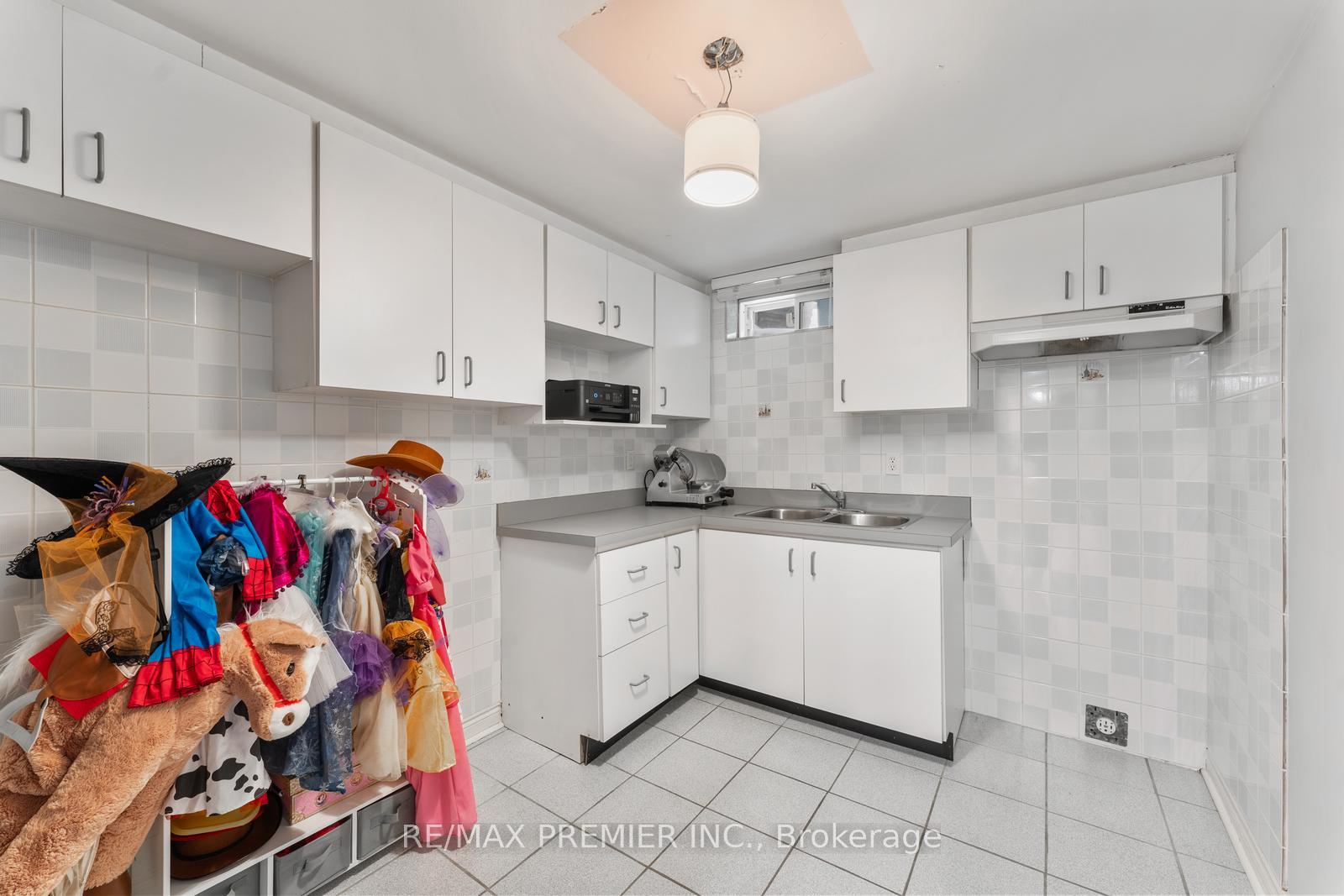 Photo 33 of 19 Claudia Avenue, Vaughan, West Woodbridge — HOMEH