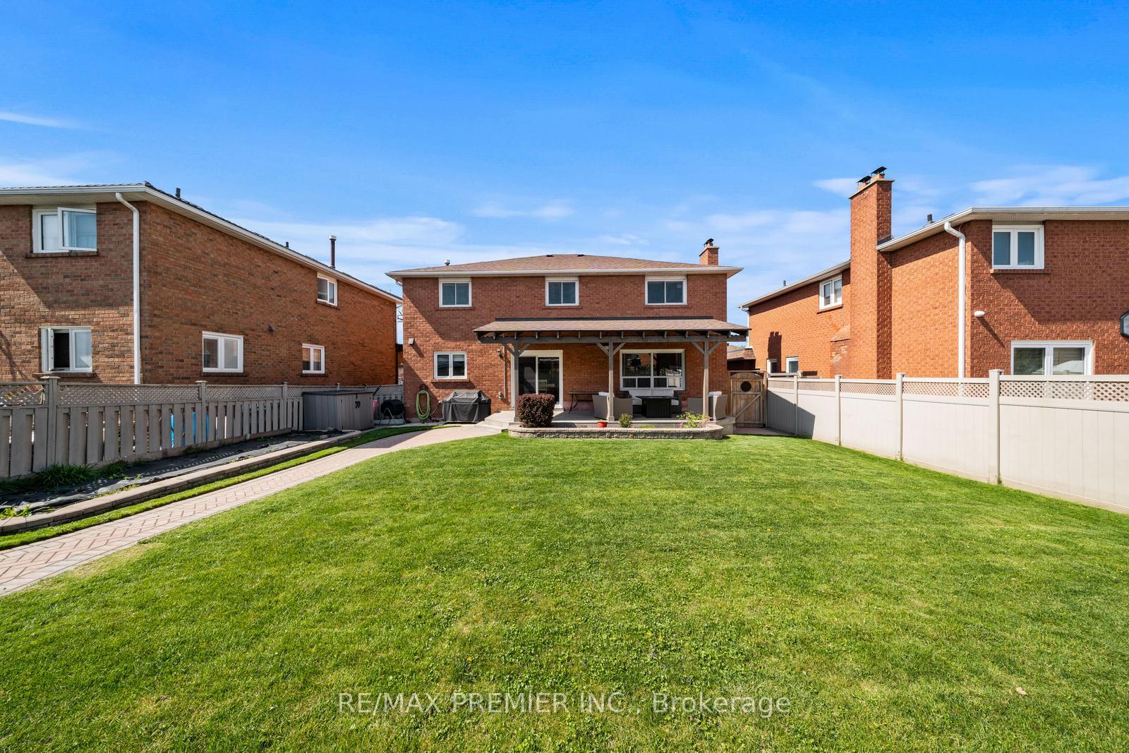 Photo 38 of 19 Claudia Avenue, Vaughan, West Woodbridge — HOMEH