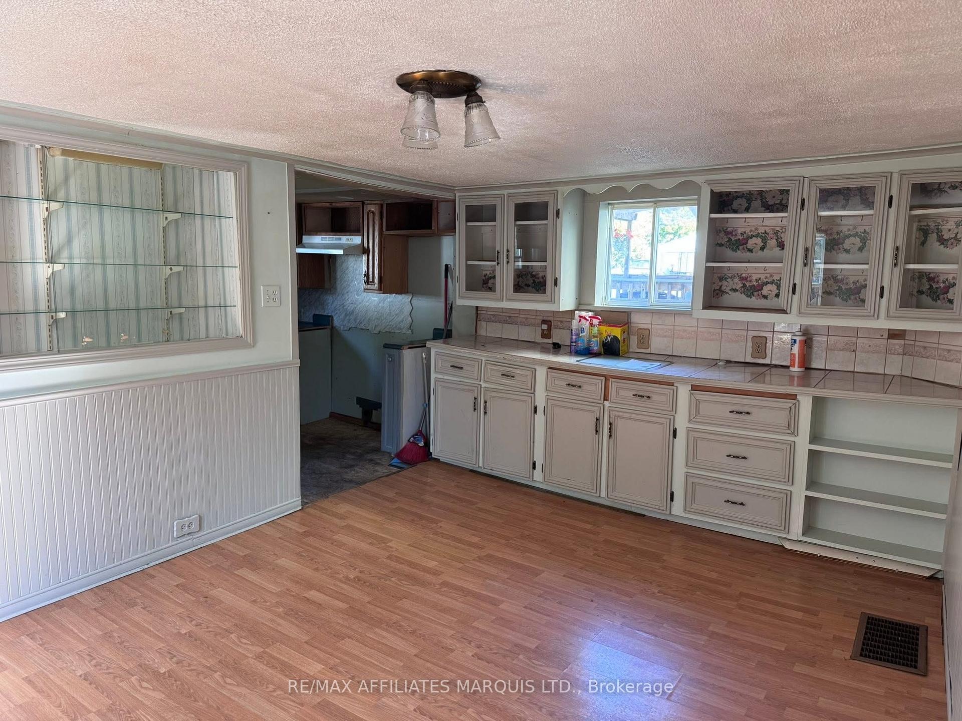Photo 6 of 31 Lauber Avenue, Cornwall — HOMEH