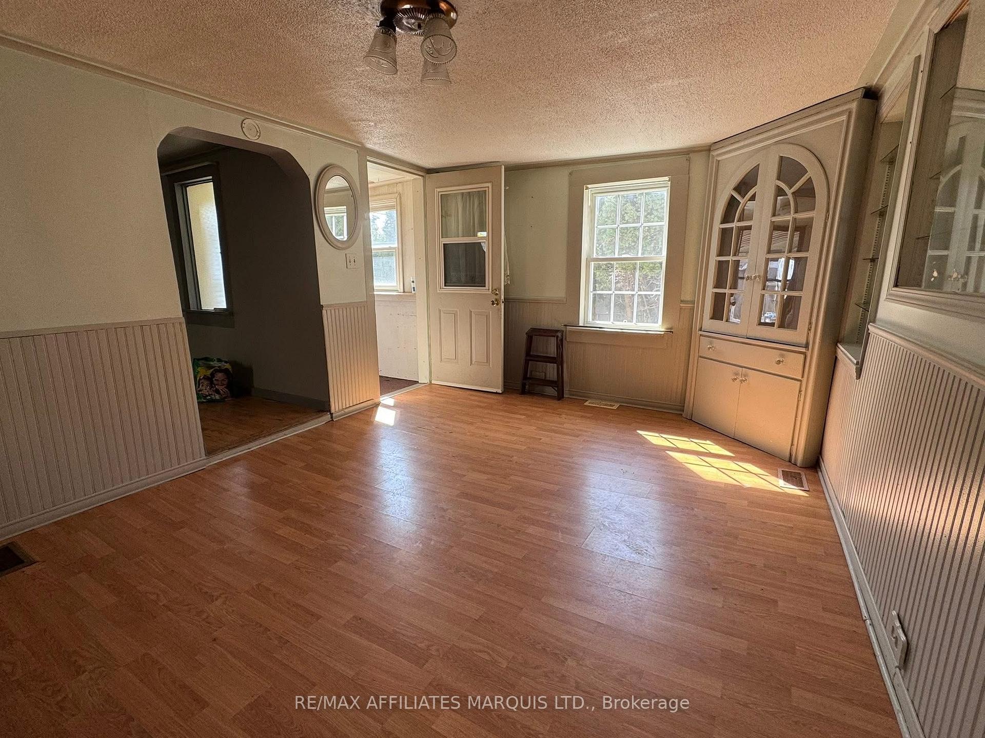 Photo 3 of 31 Lauber Avenue, Cornwall — HOMEH