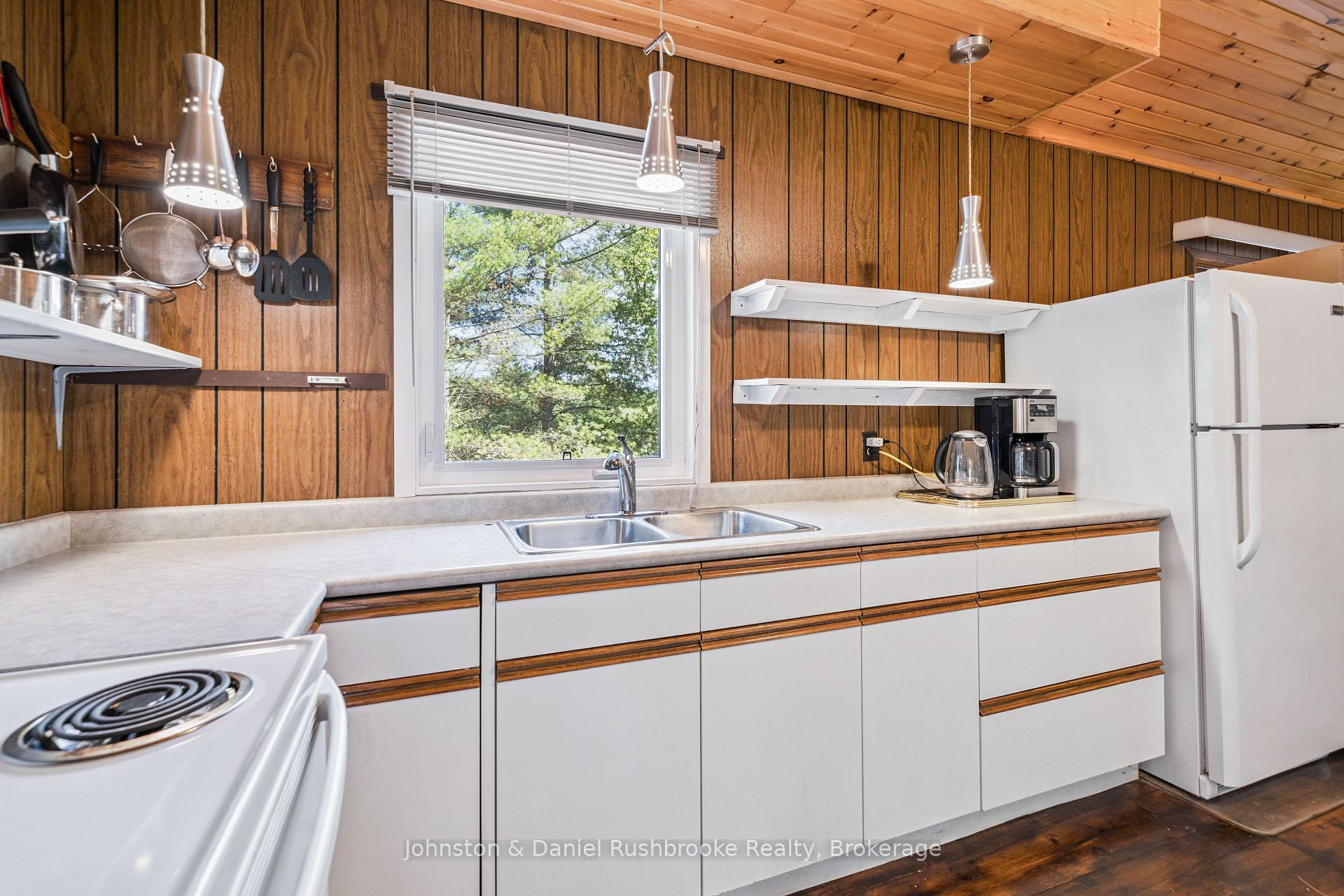 Photo 10 of 148 Smooth Rock Road, Georgian Bay, Baxter — HOMEH