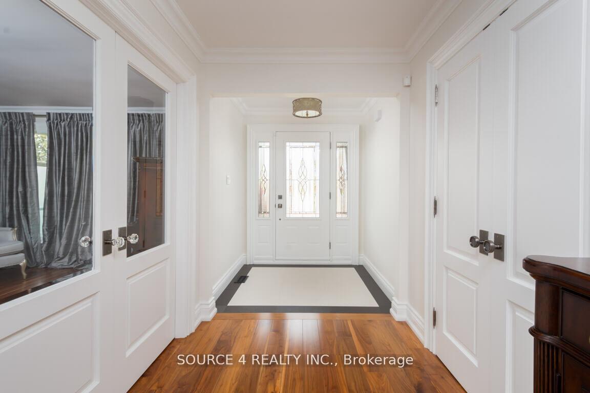 Photo 2 of 140 Clover Leaf Street, Vaughan, East Woodbridge — HOMEH