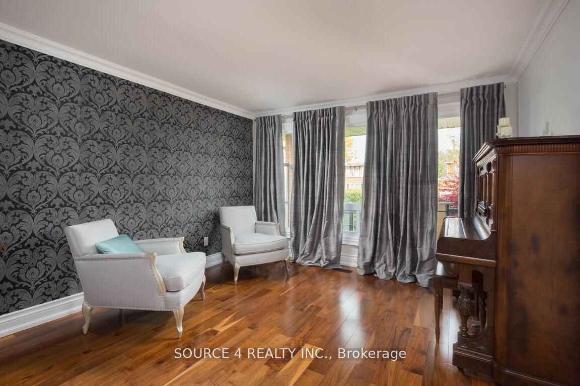 Photo 4 of 140 Clover Leaf Street, Vaughan, East Woodbridge — HOMEH
