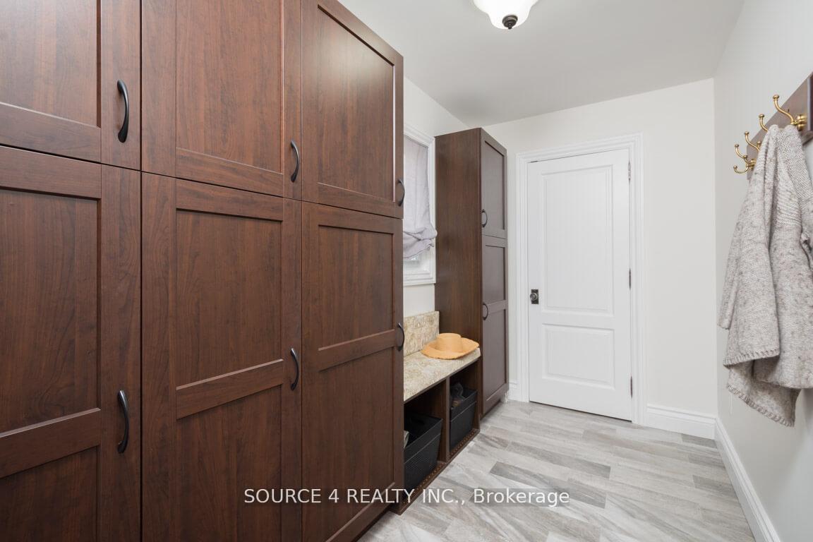 Photo 9 of 140 Clover Leaf Street, Vaughan, East Woodbridge — HOMEH