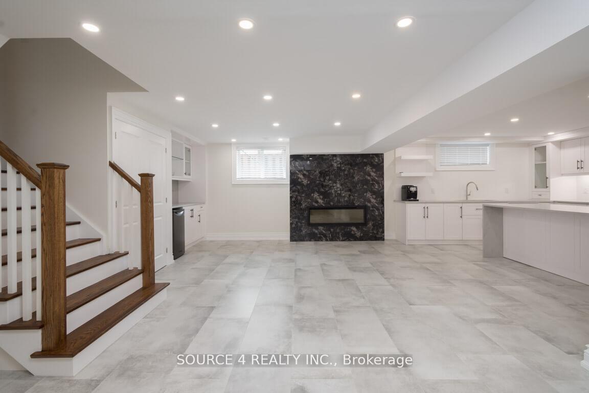 Photo 18 of 140 Clover Leaf Street, Vaughan, East Woodbridge — HOMEH