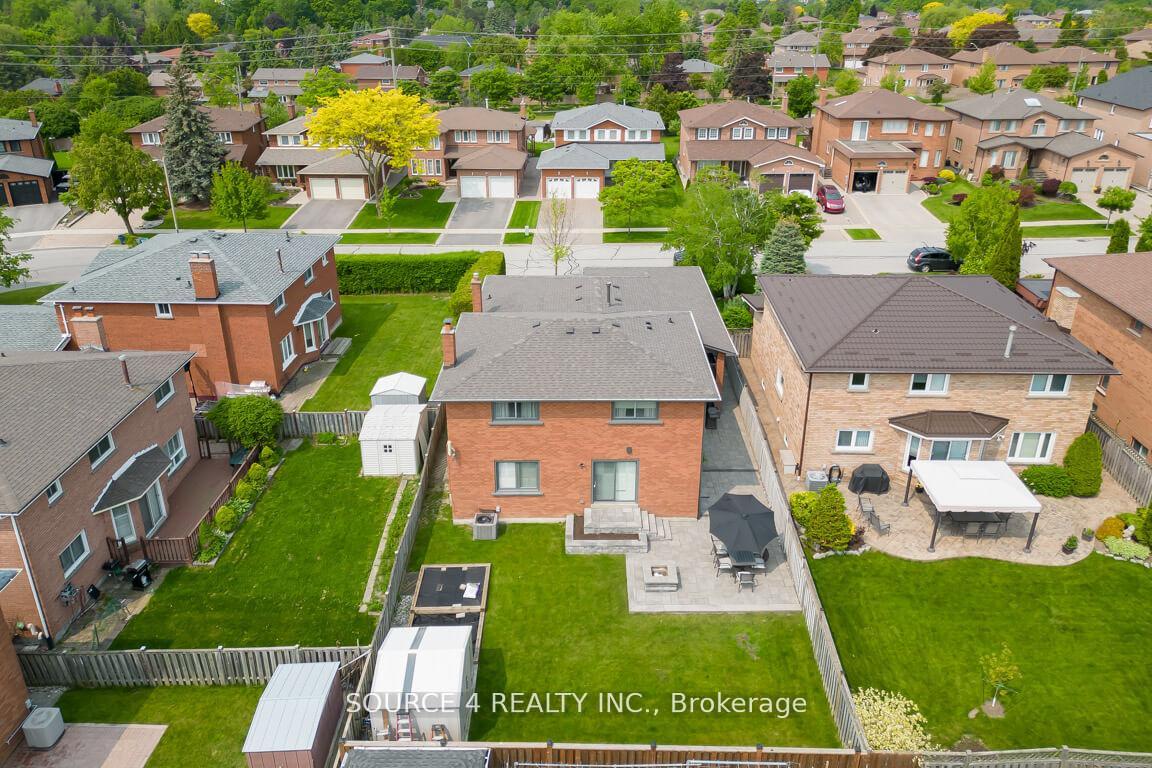 Photo 32 of 140 Clover Leaf Street, Vaughan, East Woodbridge — HOMEH