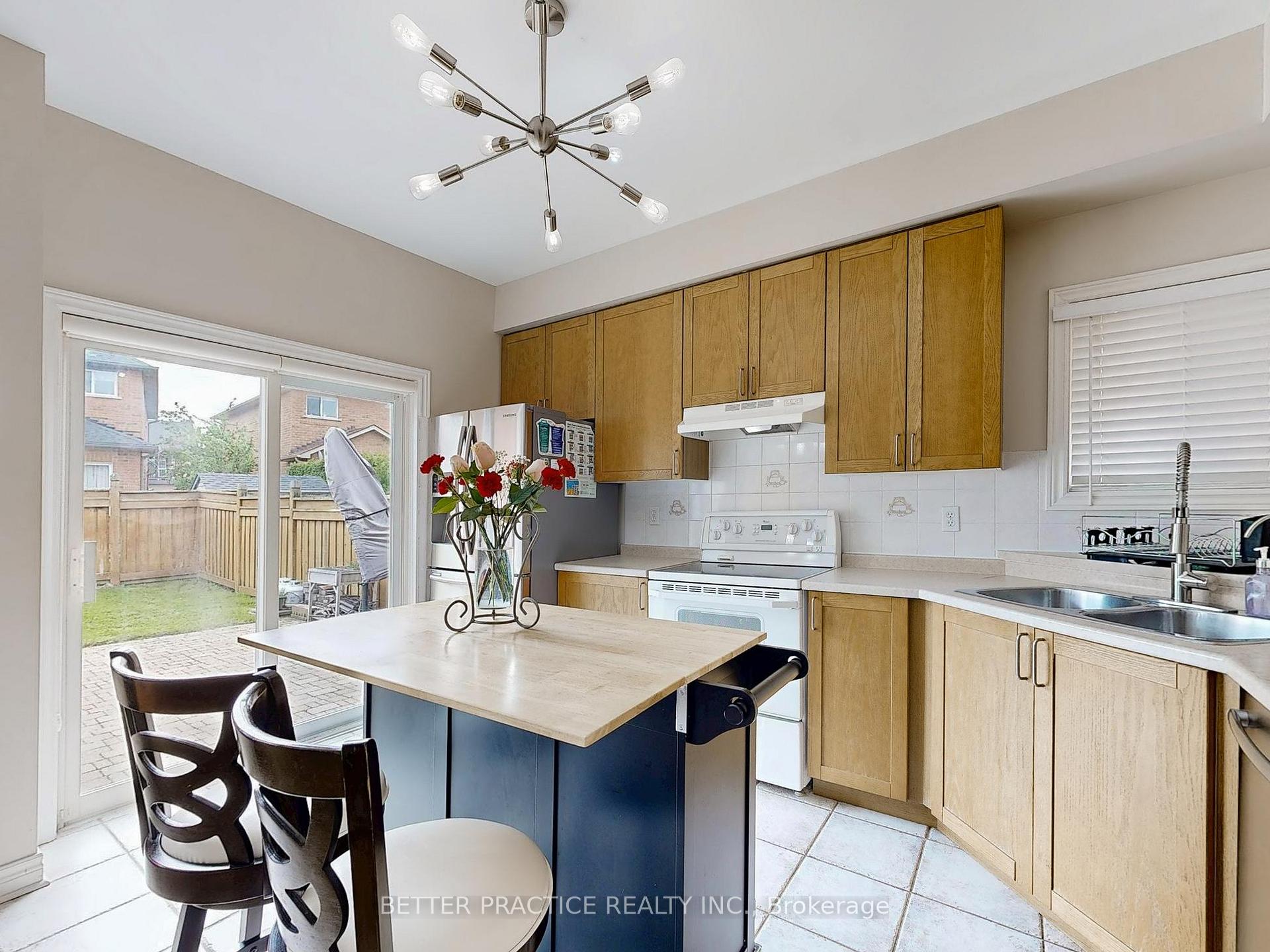 Photo 9 of 154 Moraine Drive, Vaughan, Vellore Village — HOMEH