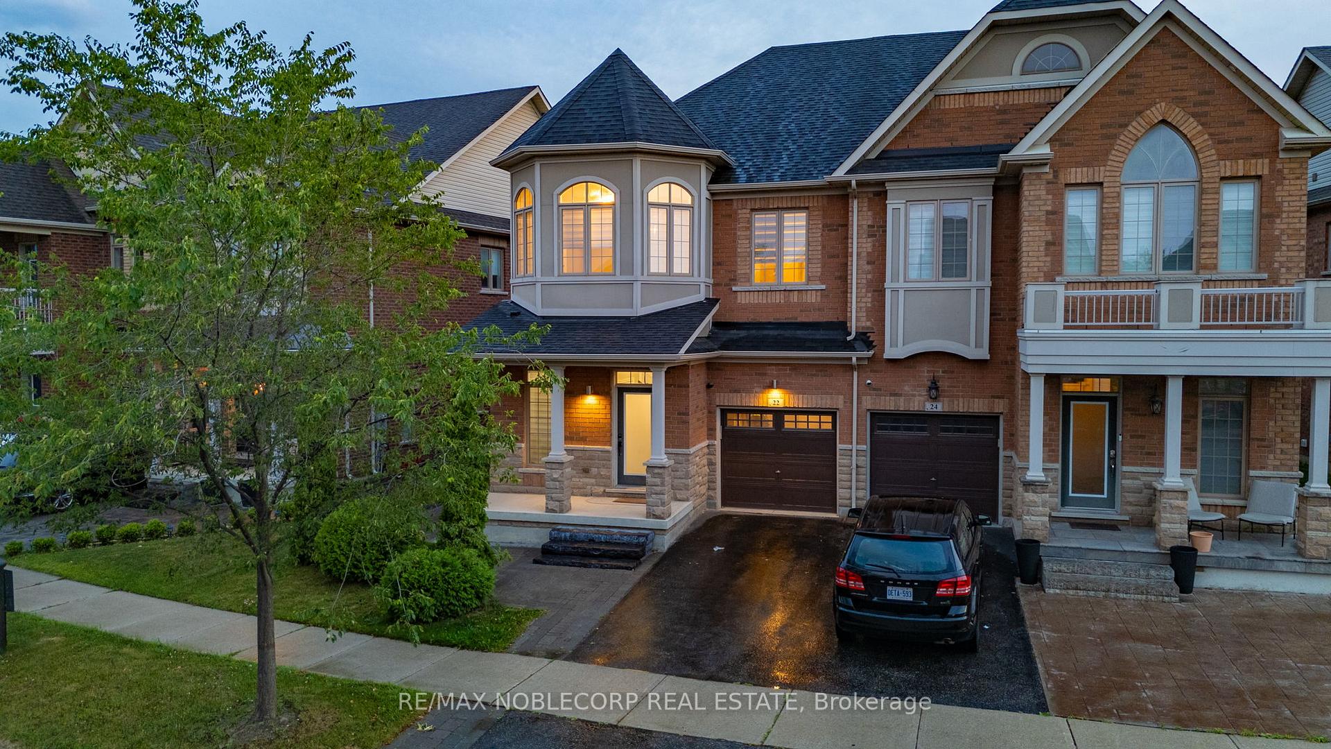 Photo 2 of 22 Killington Avenue, Vaughan, Kleinburg — HOMEH