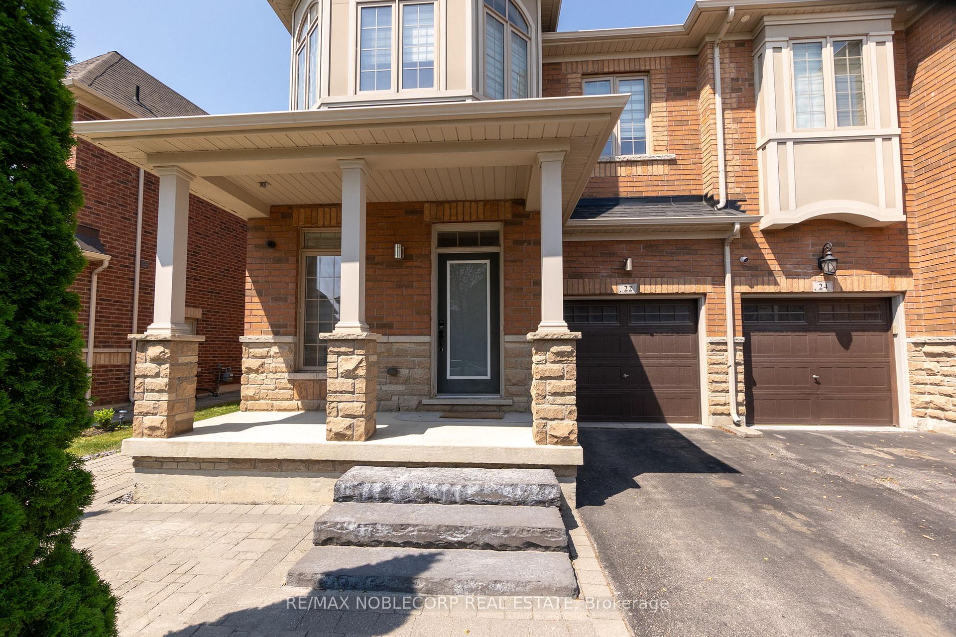 Photo 3 of 22 Killington Avenue, Vaughan, Kleinburg — HOMEH