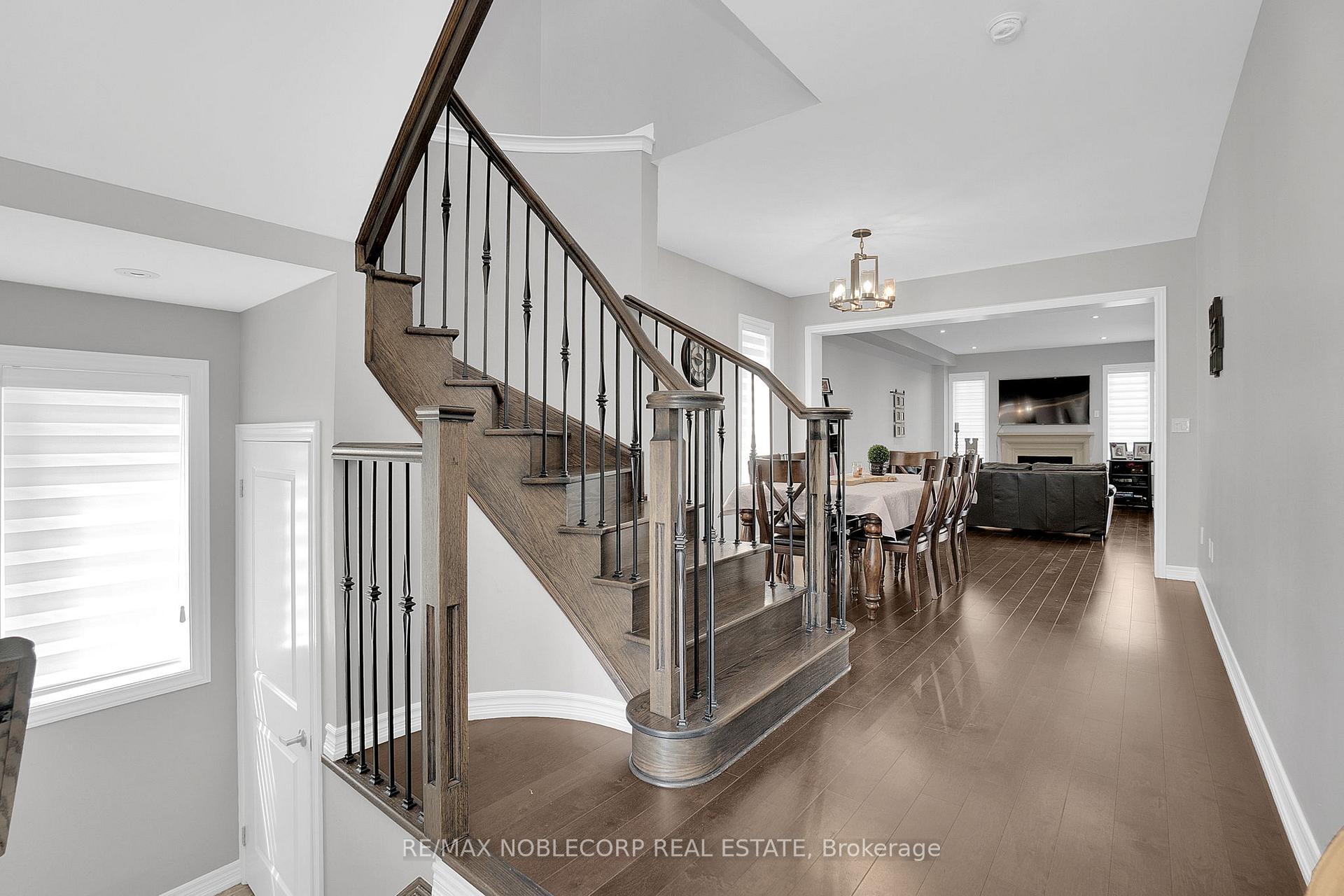Photo 9 of 22 Killington Avenue, Vaughan, Kleinburg — HOMEH