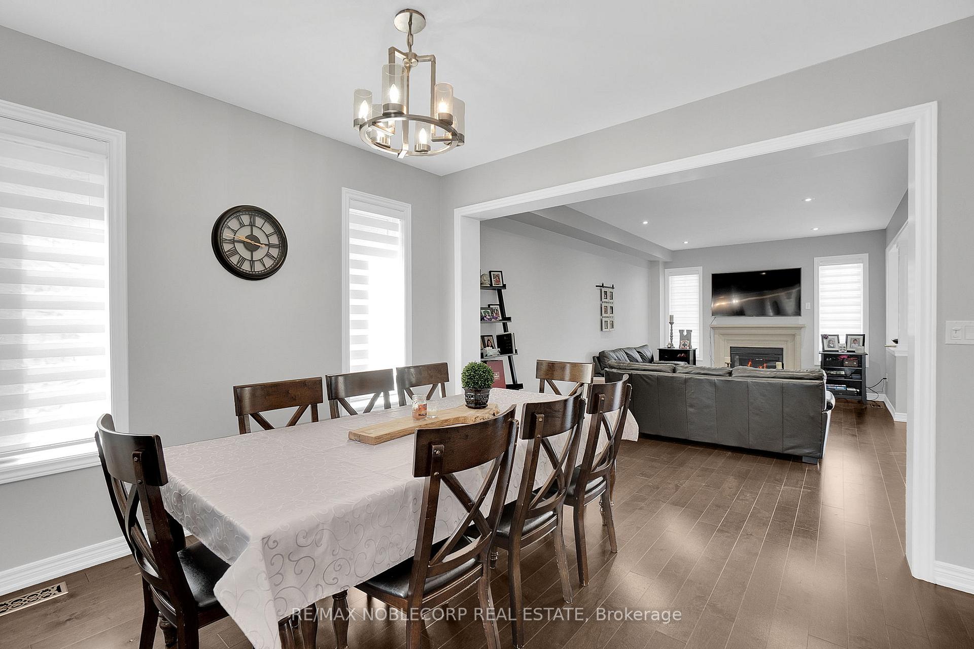 Photo 8 of 22 Killington Avenue, Vaughan, Kleinburg — HOMEH