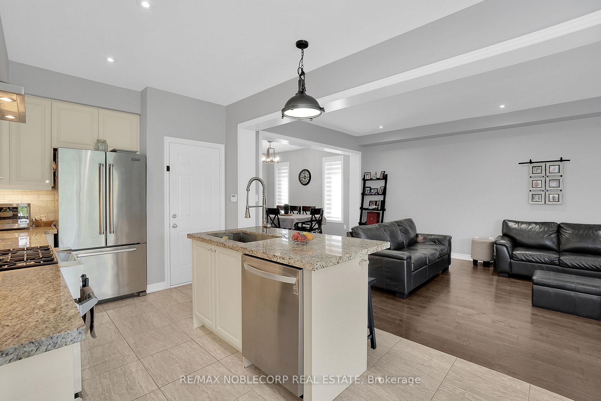 Photo 20 of 22 Killington Avenue, Vaughan, Kleinburg — HOMEH