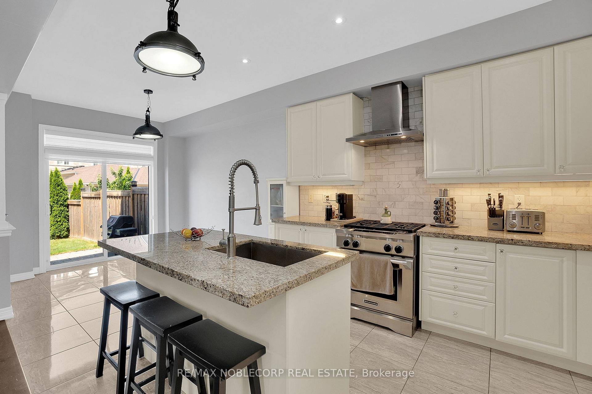 Photo 21 of 22 Killington Avenue, Vaughan, Kleinburg — HOMEH