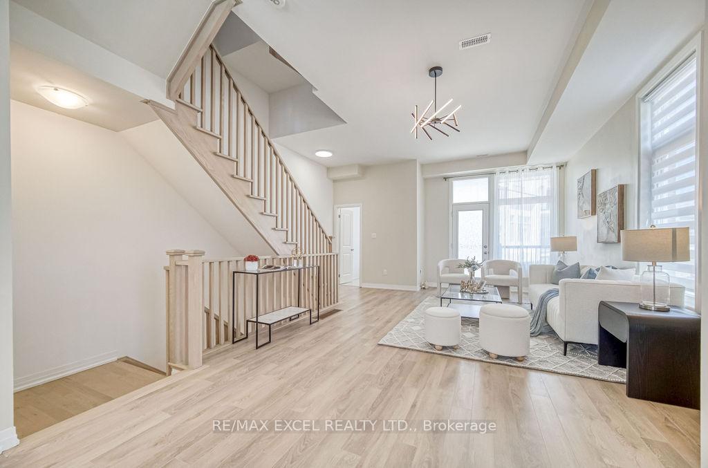 Photo 2 of 33 Albert Firman Lane, Markham, Cachet — HOMEH