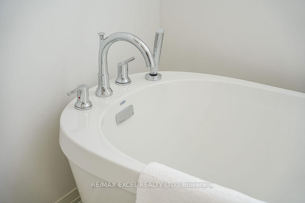 Photo 24 of 33 Albert Firman Lane, Markham, Cachet — HOMEH
