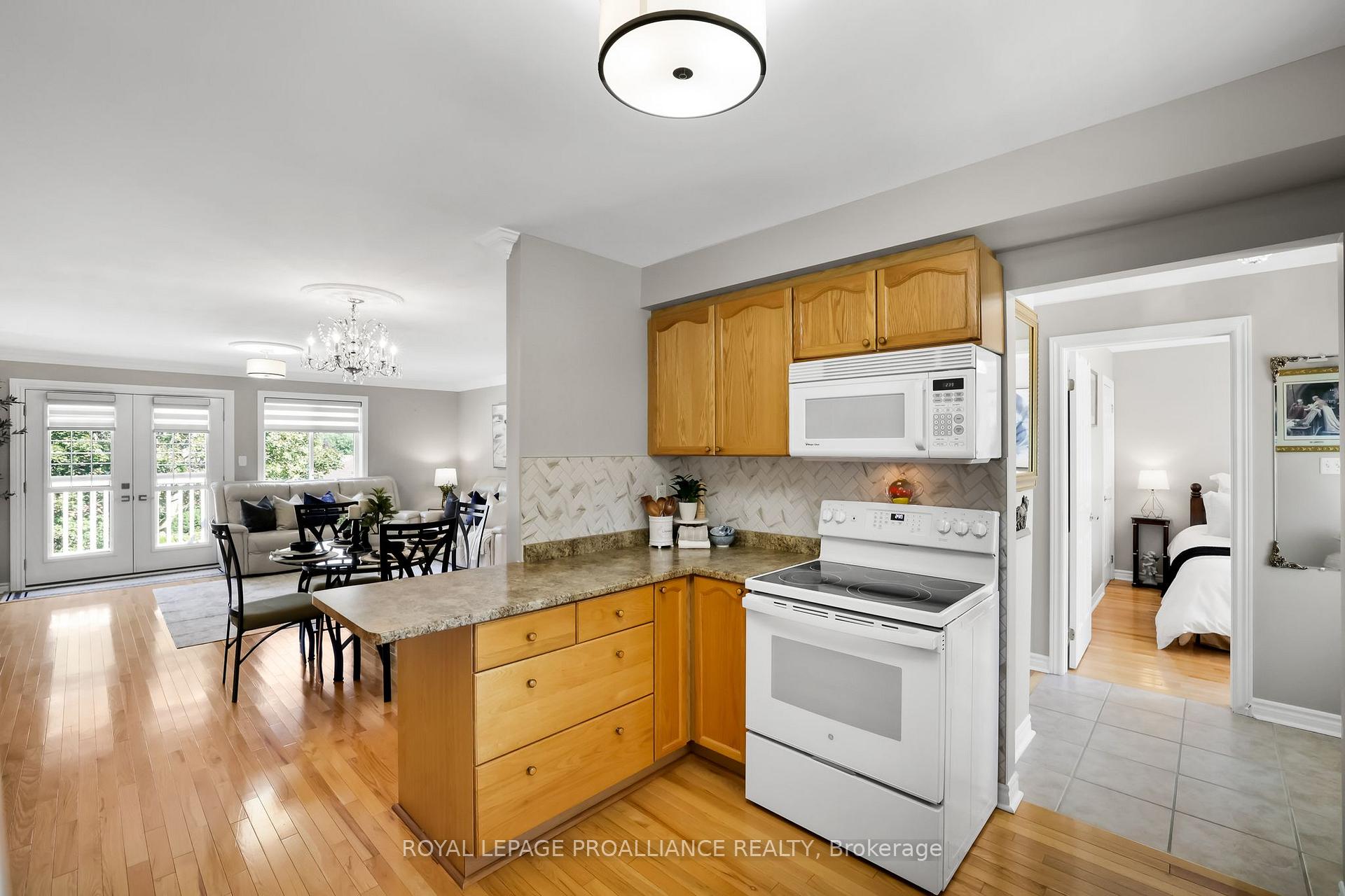 Photo 8 of 746 Munson Crescent, Cobourg — HOMEH