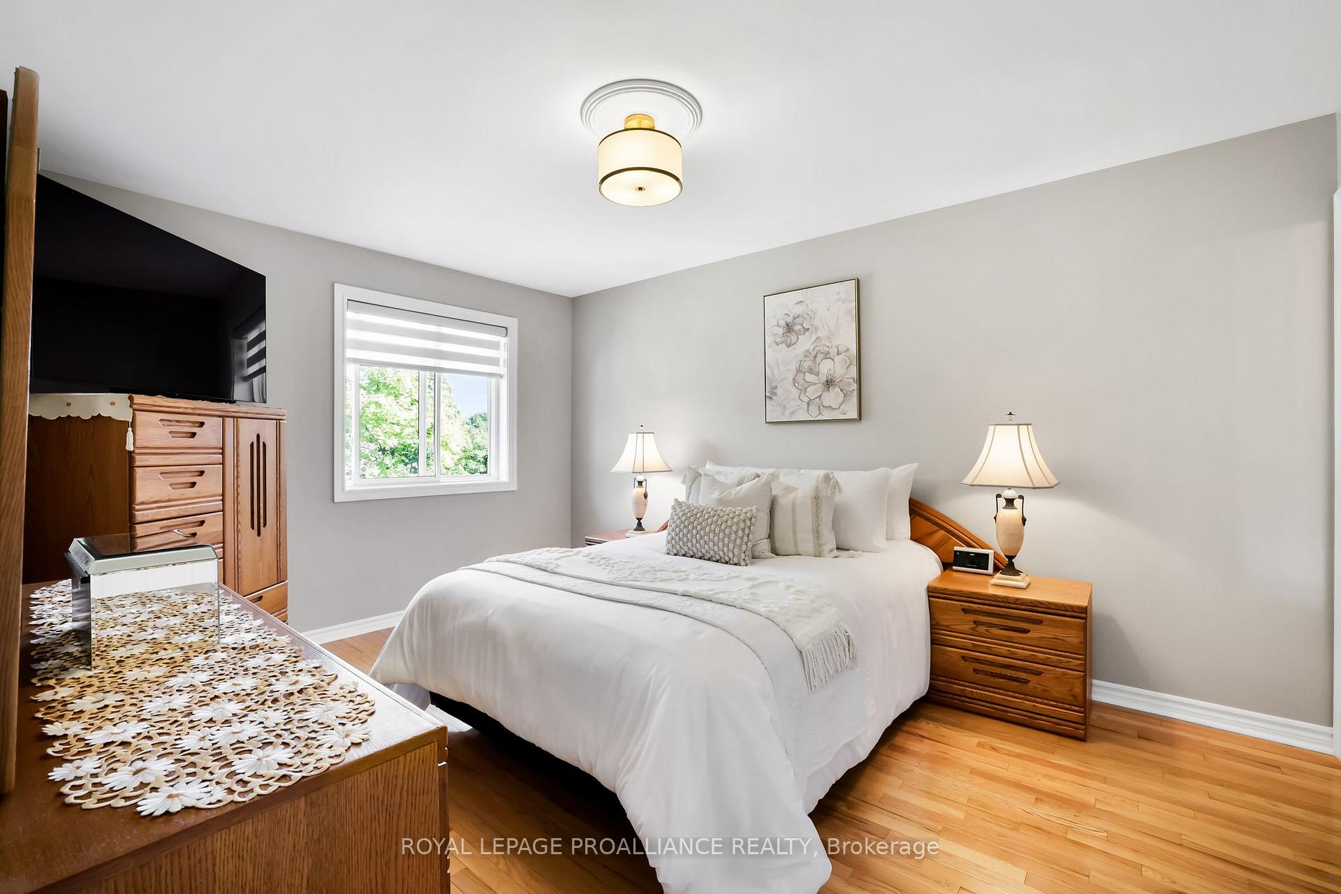 Photo 11 of 746 Munson Crescent, Cobourg — HOMEH