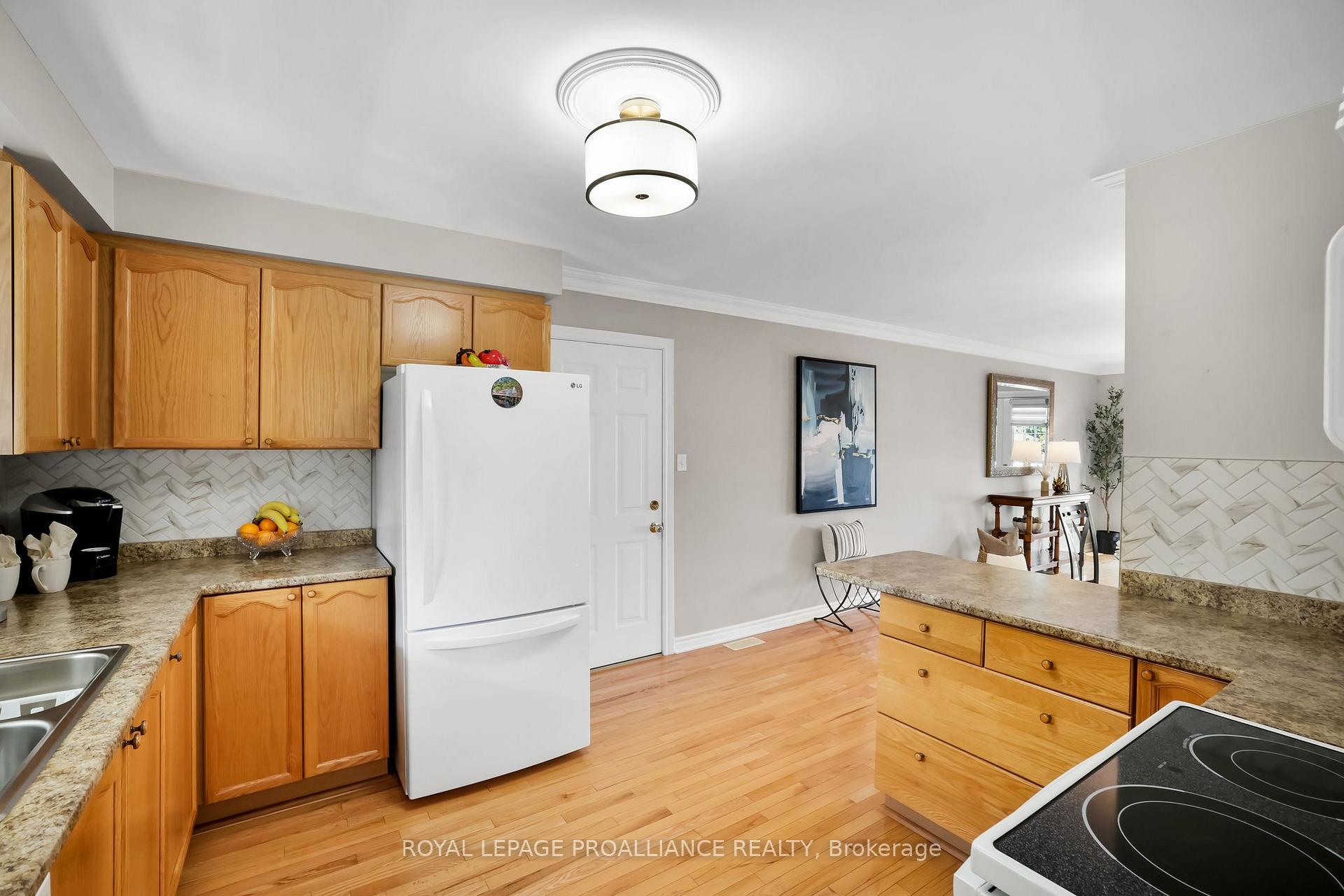 Photo 33 of 746 Munson Crescent, Cobourg — HOMEH