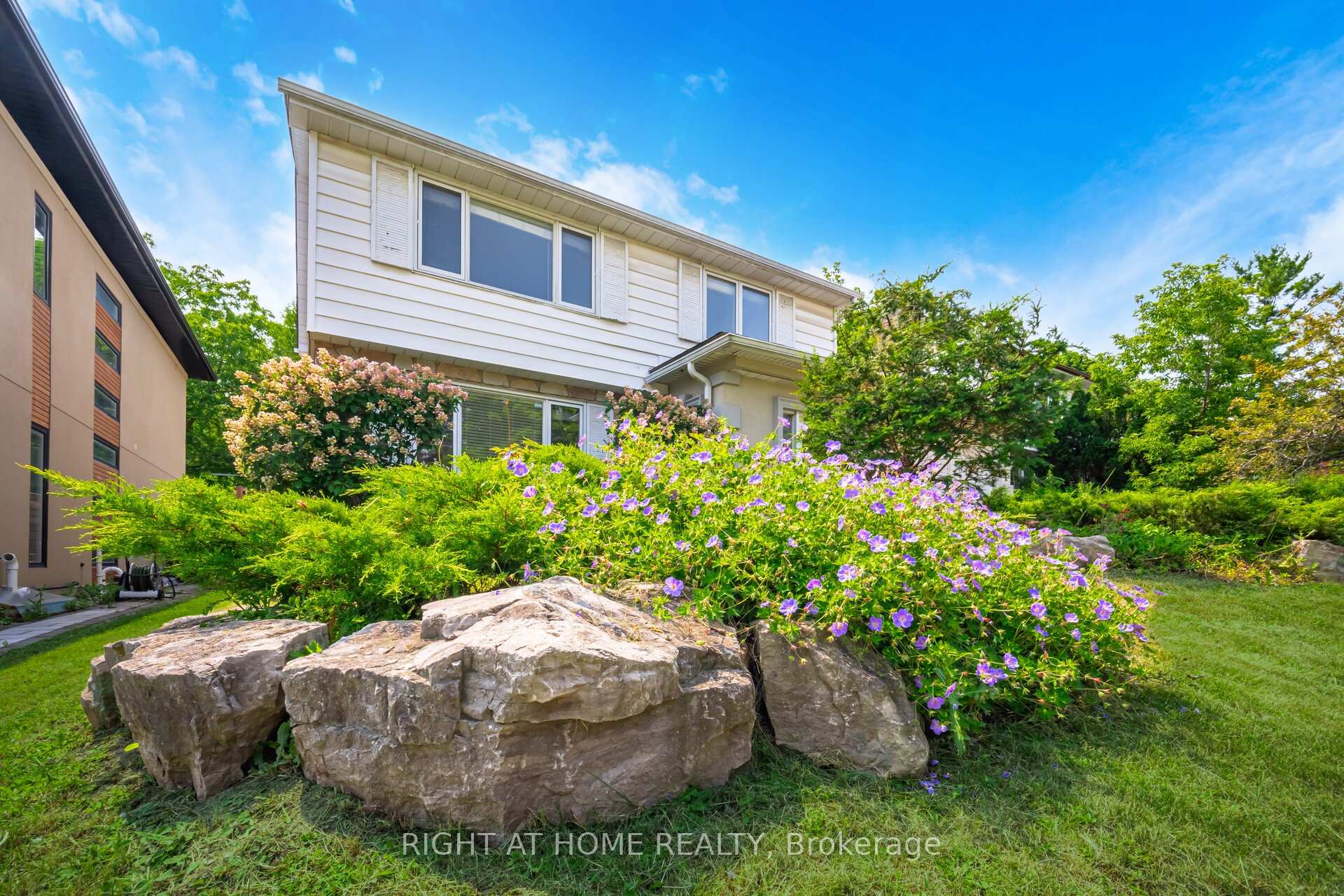Photo 35 of 125 Woodward Avenue, Markham, Grandview — HOMEH