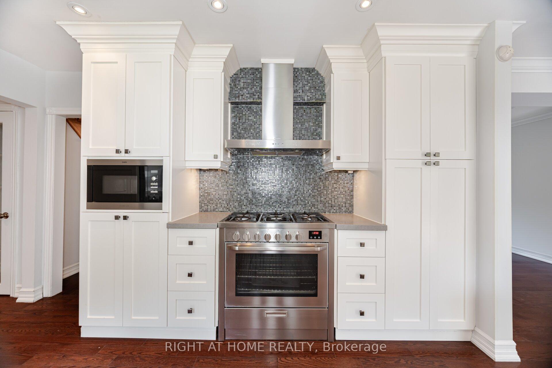 Photo 17 of 125 Woodward Avenue, Markham, Grandview — HOMEH
