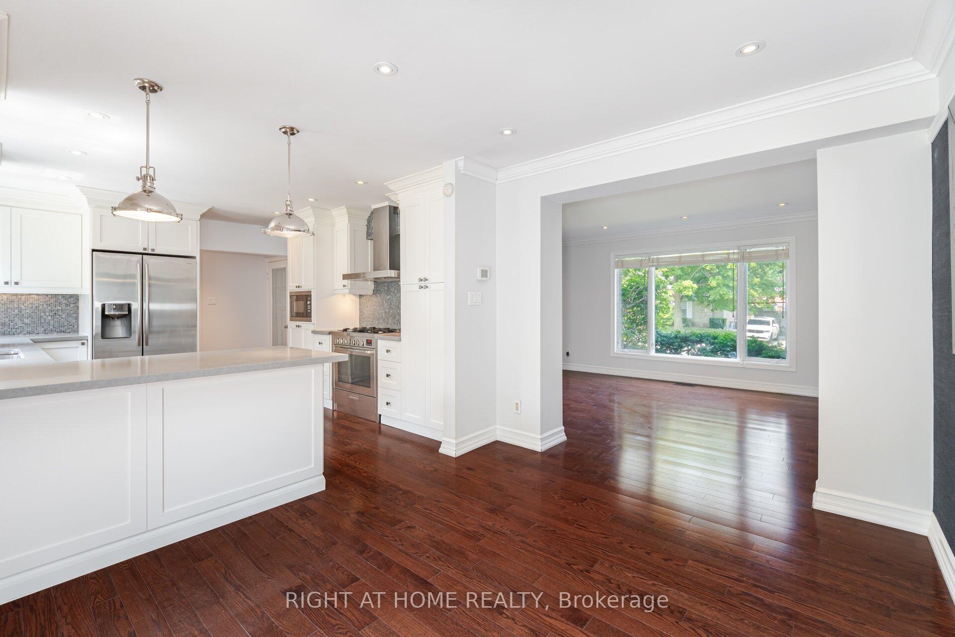 Photo 6 of 125 Woodward Avenue, Markham, Grandview — HOMEH