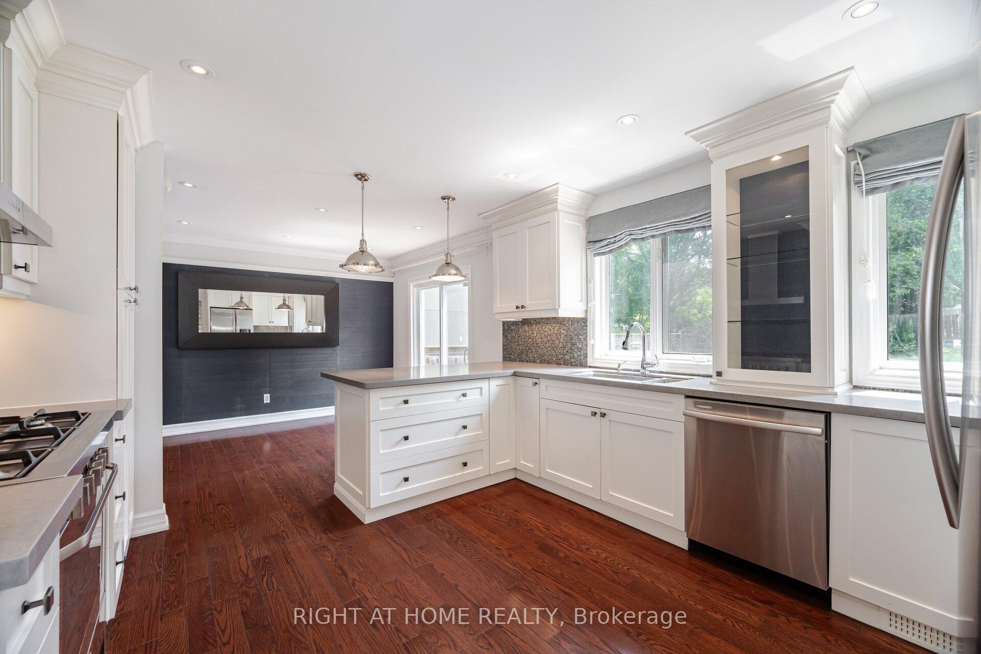 Photo 21 of 125 Woodward Avenue, Markham, Grandview — HOMEH