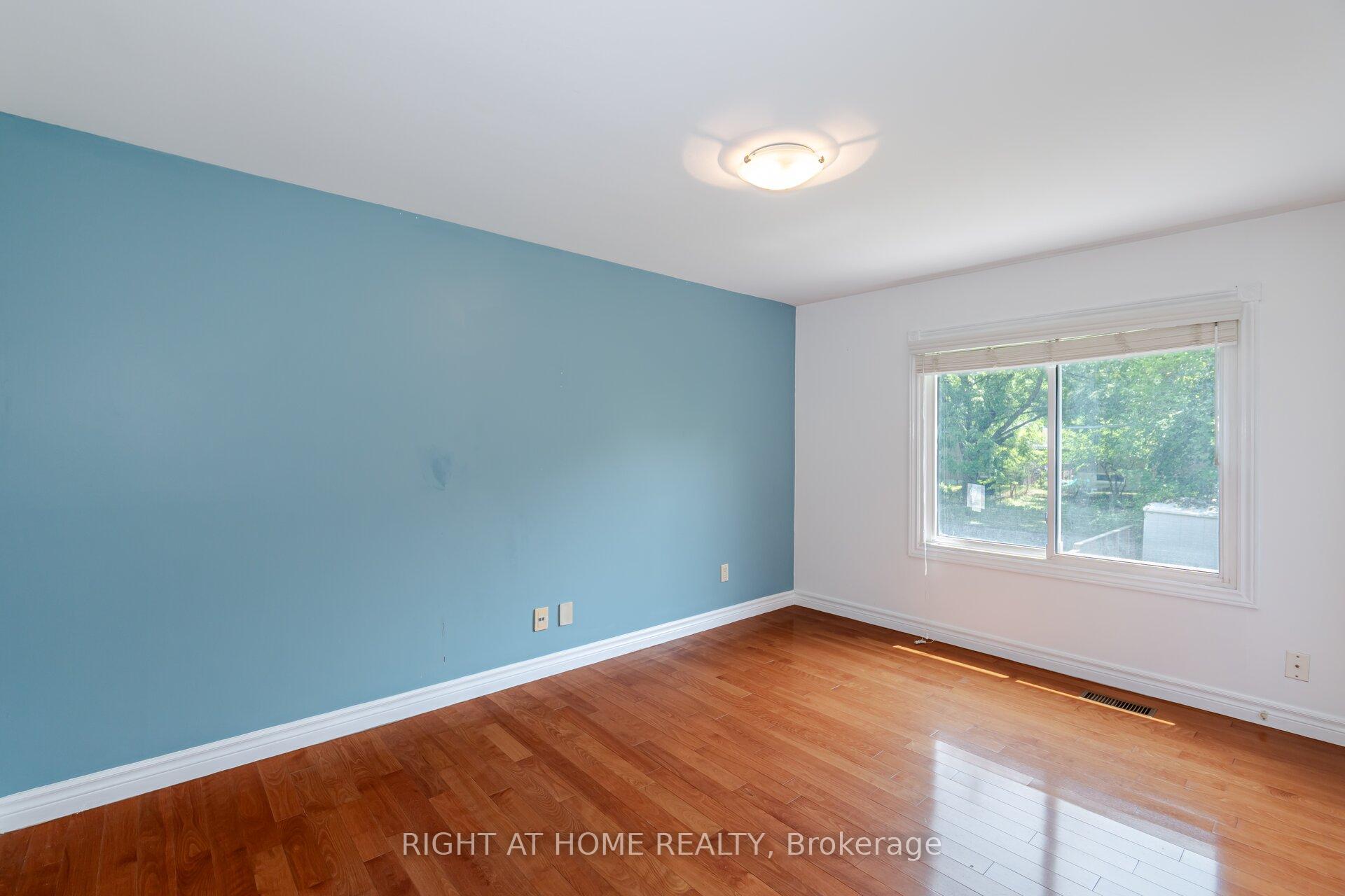 Photo 8 of 125 Woodward Avenue, Markham, Grandview — HOMEH
