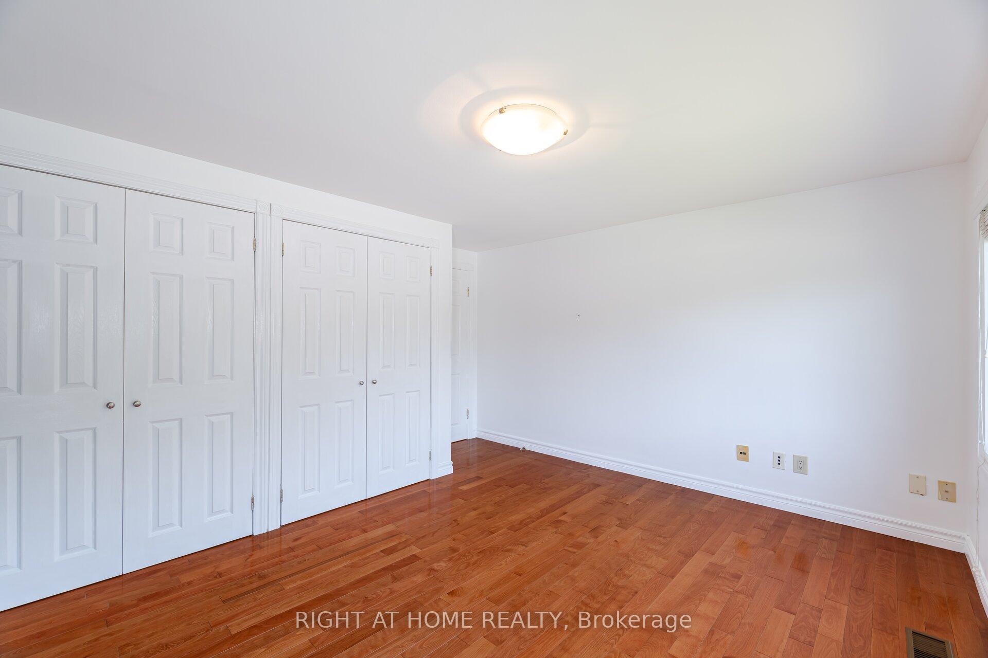 Photo 9 of 125 Woodward Avenue, Markham, Grandview — HOMEH