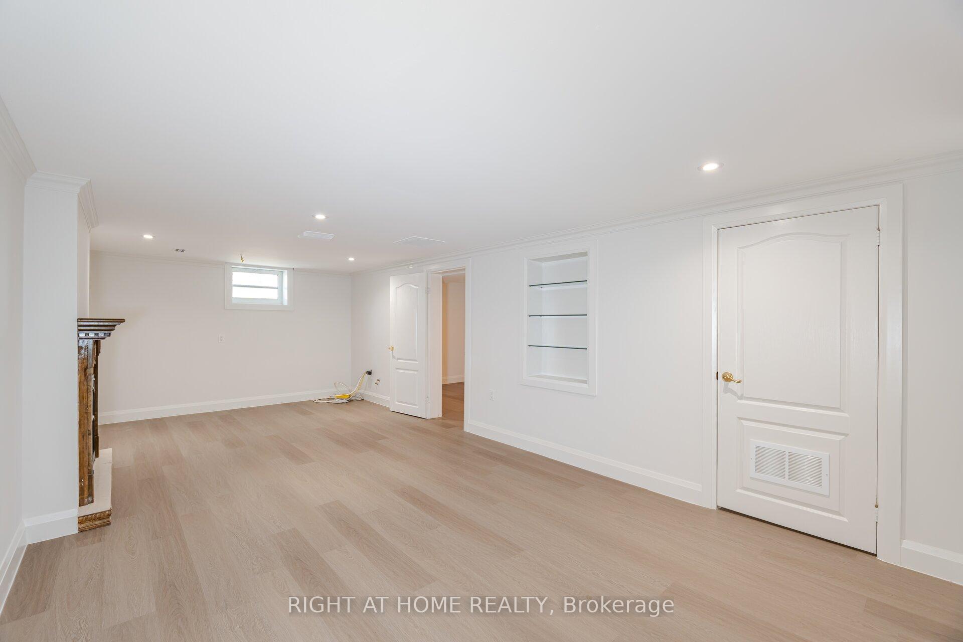 Photo 10 of 125 Woodward Avenue, Markham, Grandview — HOMEH