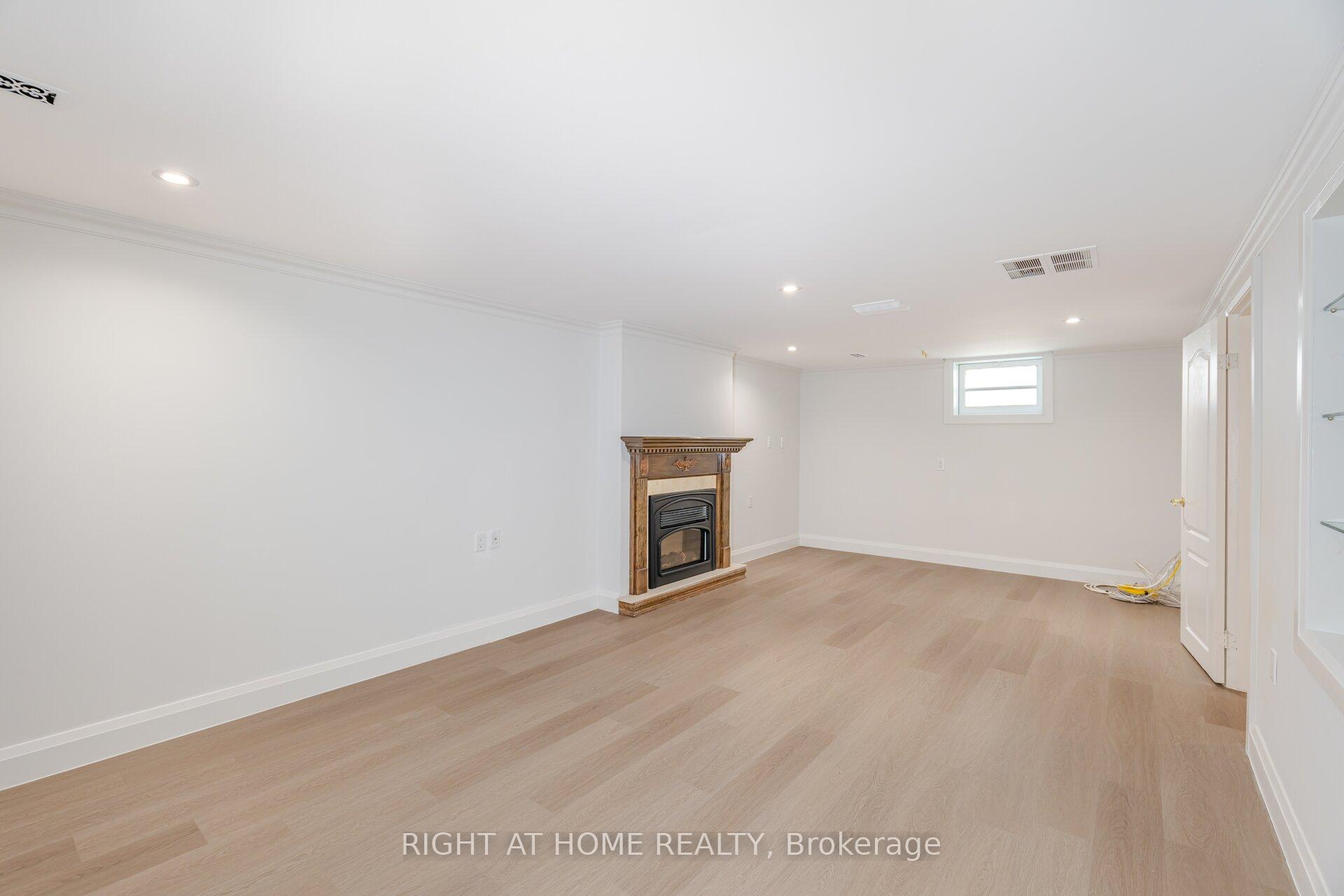 Photo 30 of 125 Woodward Avenue, Markham, Grandview — HOMEH