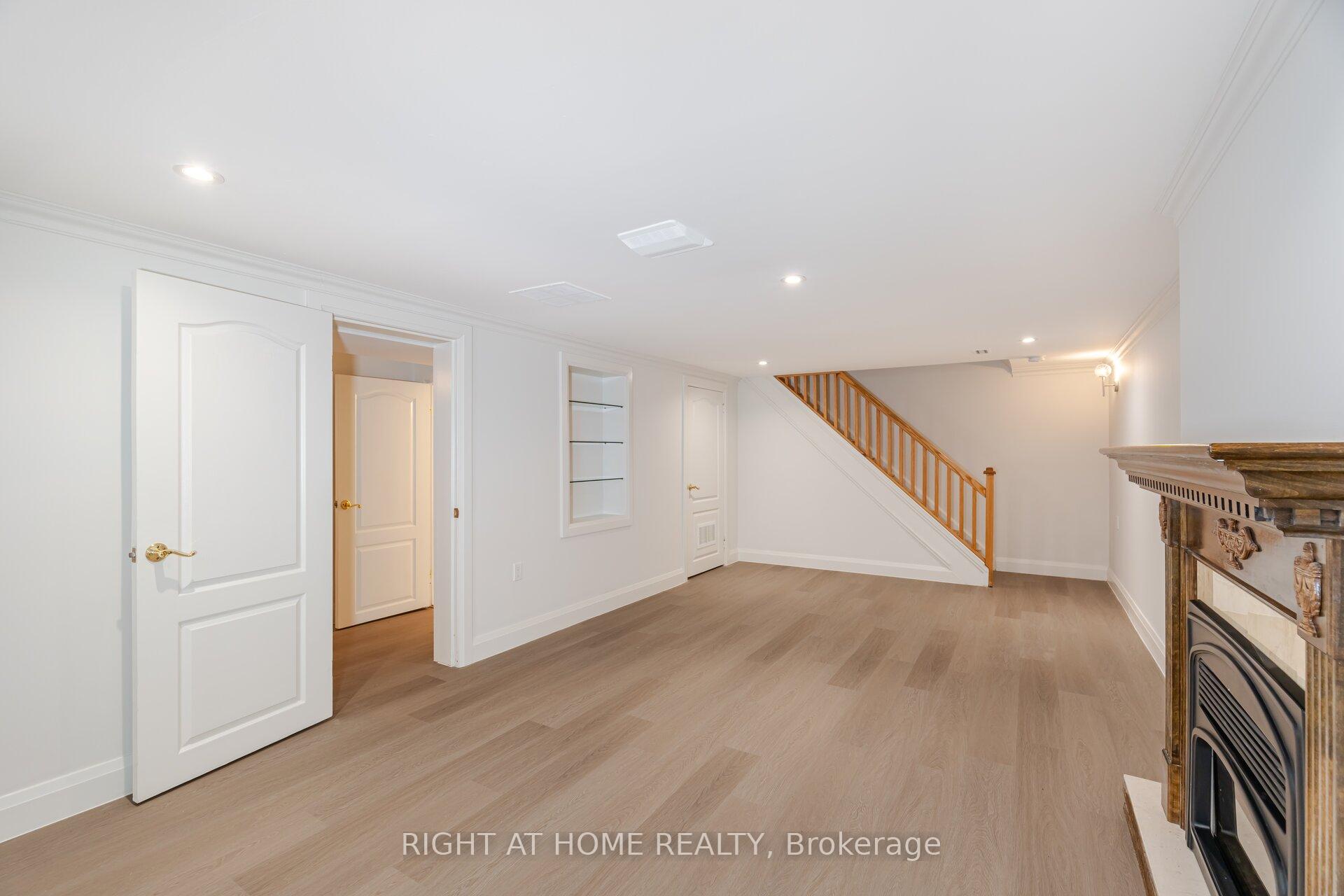 Photo 5 of 125 Woodward Avenue, Markham, Grandview — HOMEH