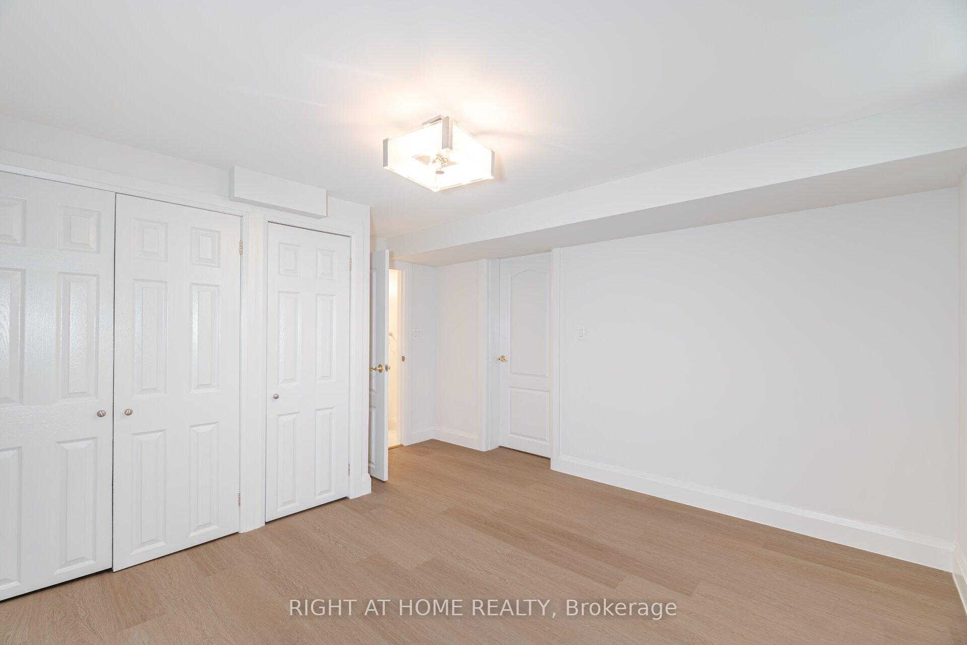 Photo 4 of 125 Woodward Avenue, Markham, Grandview — HOMEH