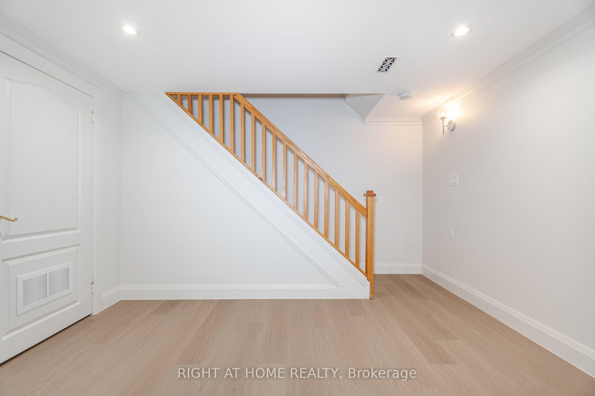 Photo 24 of 125 Woodward Avenue, Markham, Grandview — HOMEH
