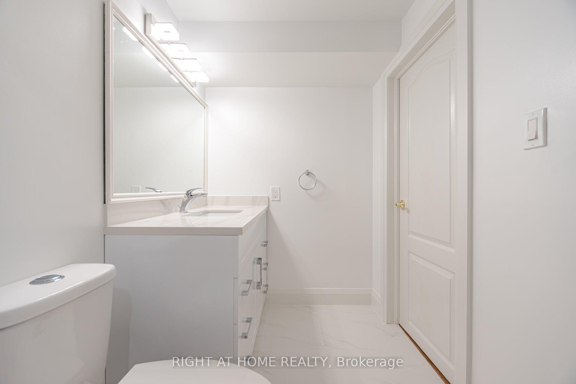 Photo 33 of 125 Woodward Avenue, Markham, Grandview — HOMEH