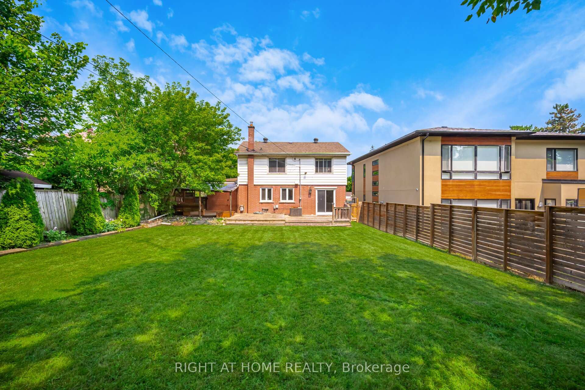 Photo 14 of 125 Woodward Avenue, Markham, Grandview — HOMEH