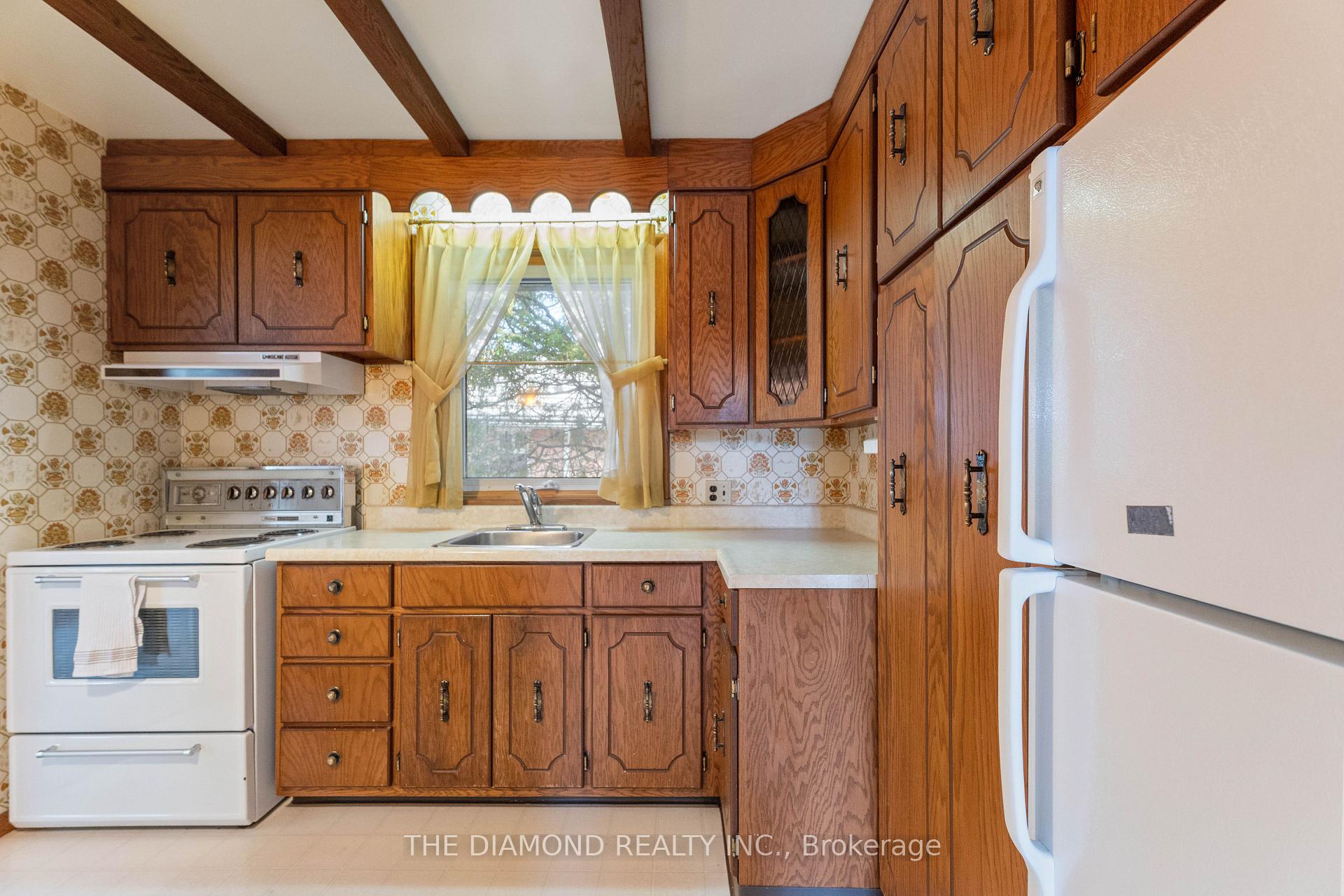 Photo 2 of 95 Winchester Boulevard, Hamilton, Hampton Heights — HOMEH
