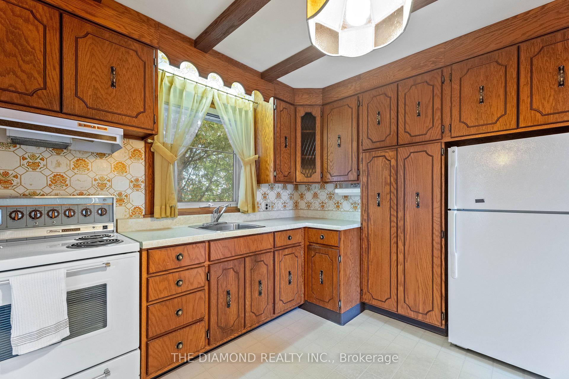 Photo 14 of 95 Winchester Boulevard, Hamilton, Hampton Heights — HOMEH