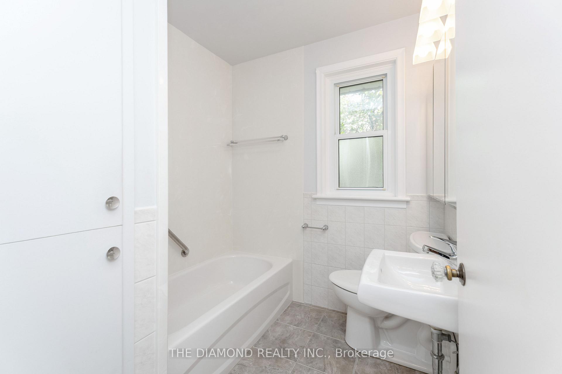 Photo 12 of 95 Winchester Boulevard, Hamilton, Hampton Heights — HOMEH