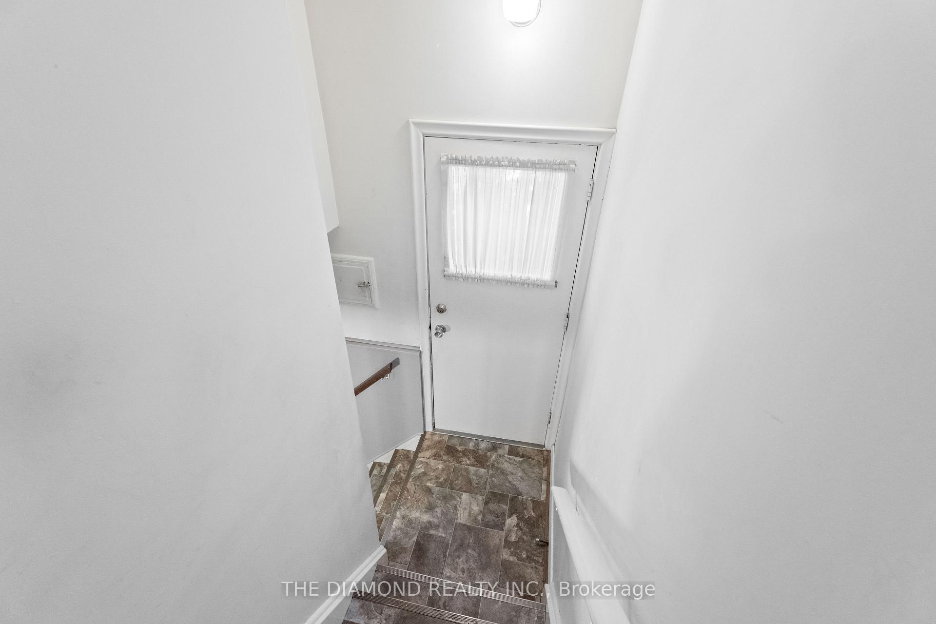 Photo 15 of 95 Winchester Boulevard, Hamilton, Hampton Heights — HOMEH