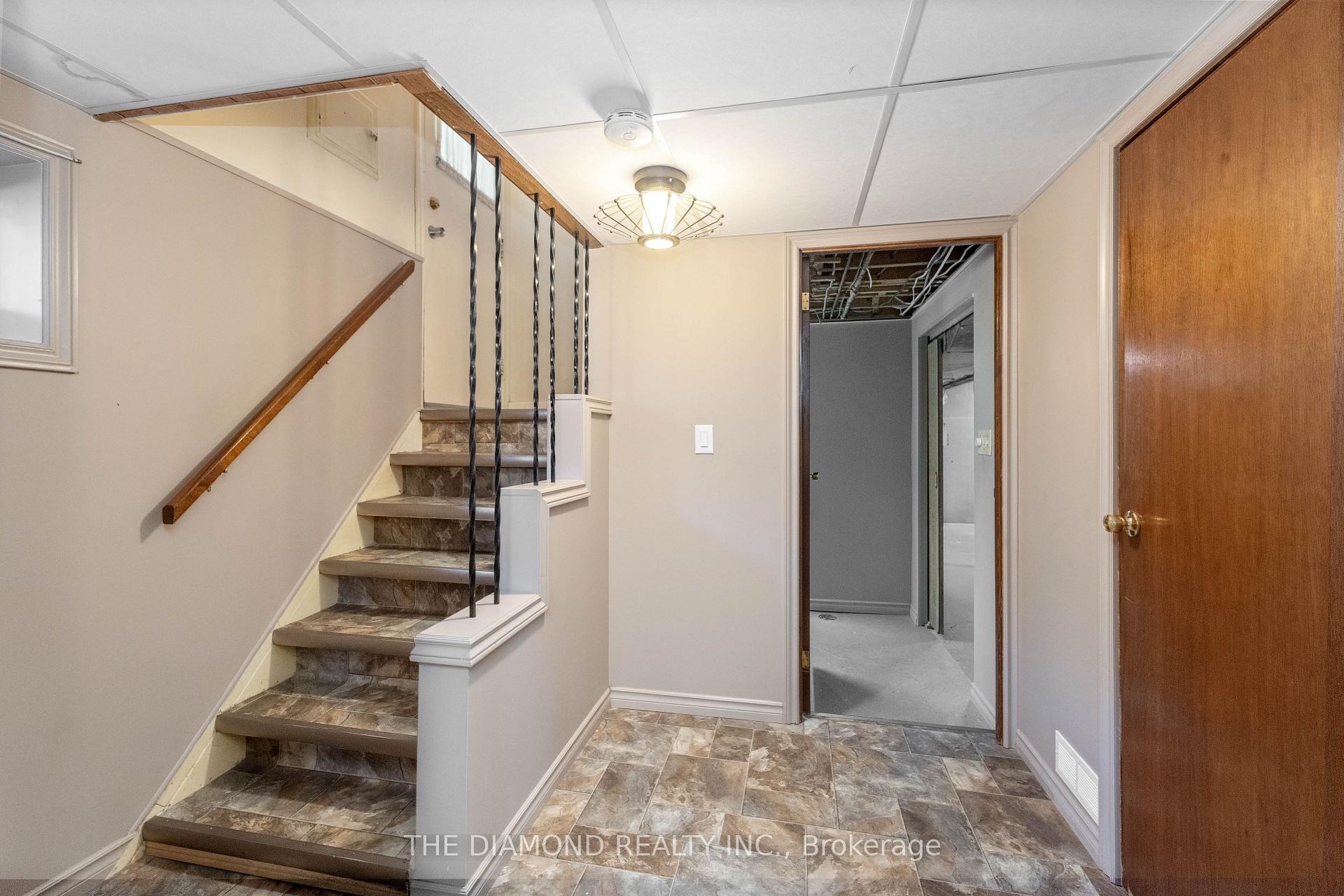 Photo 28 of 95 Winchester Boulevard, Hamilton, Hampton Heights — HOMEH
