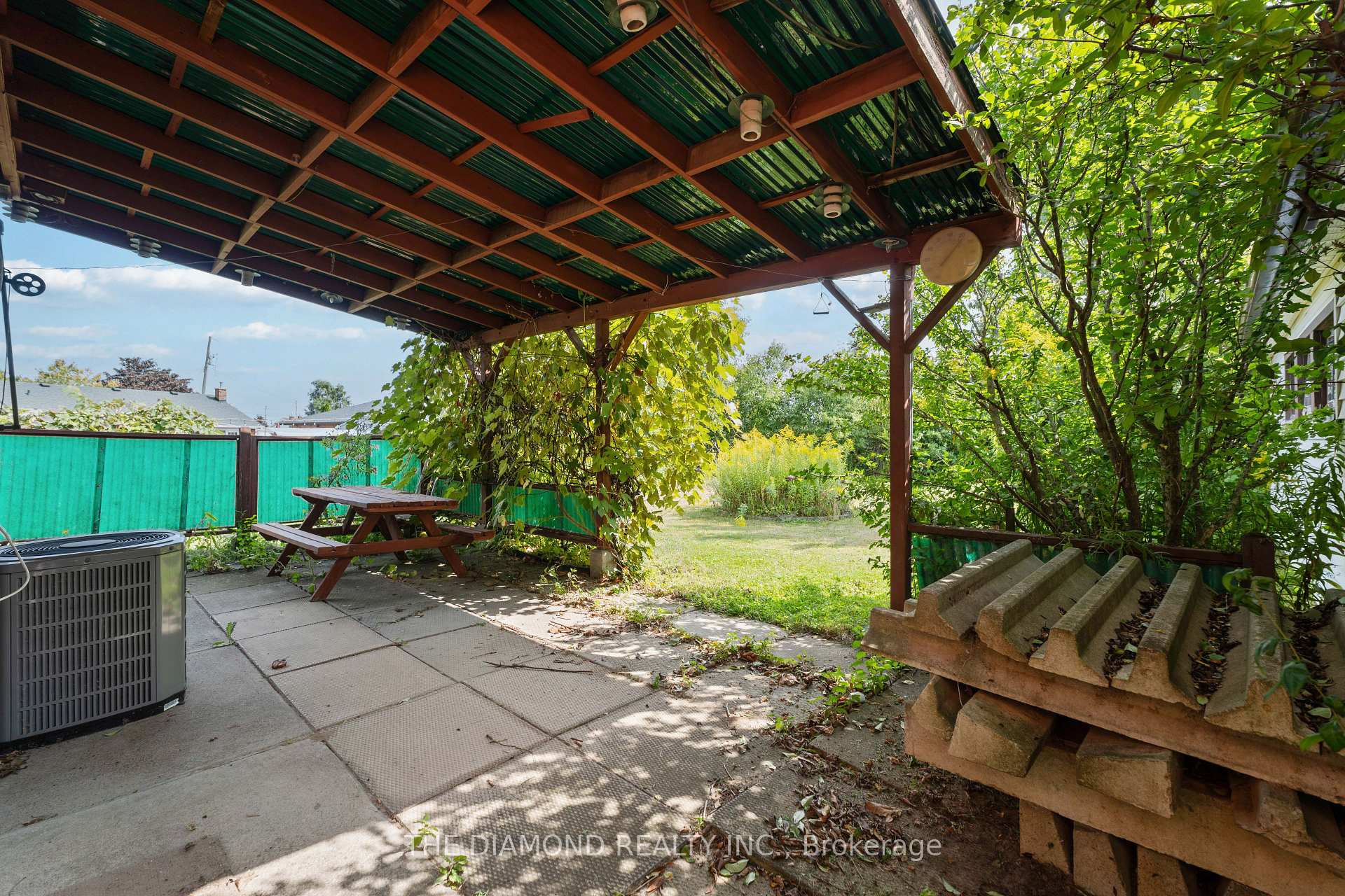 Photo 33 of 95 Winchester Boulevard, Hamilton, Hampton Heights — HOMEH