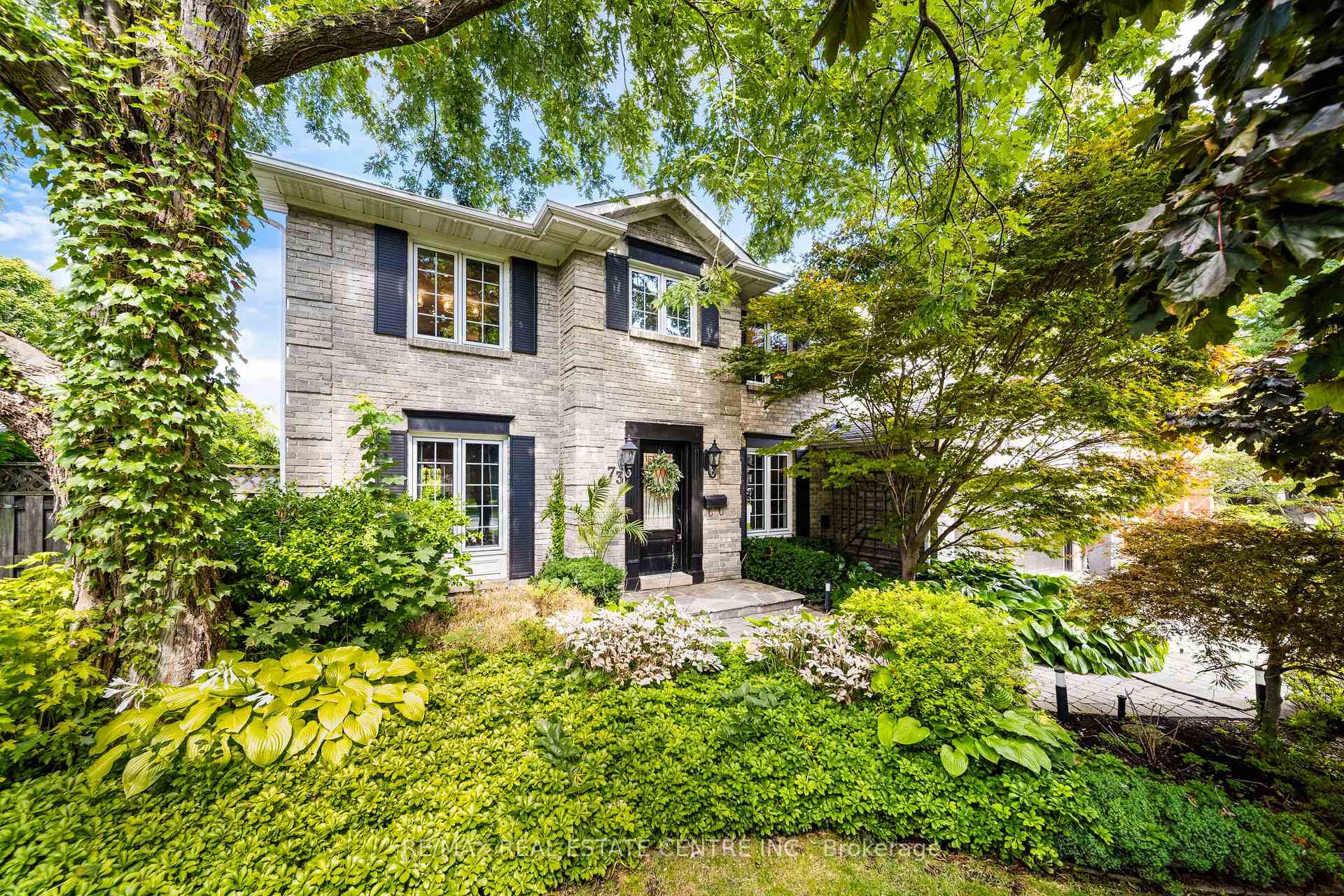 Photo 1 of 73 Terrence Park Drive, Hamilton, Ancaster — HOMEH