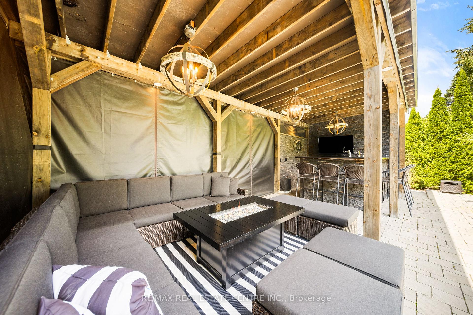 Photo 35 of 73 Terrence Park Drive, Hamilton, Ancaster — HOMEH