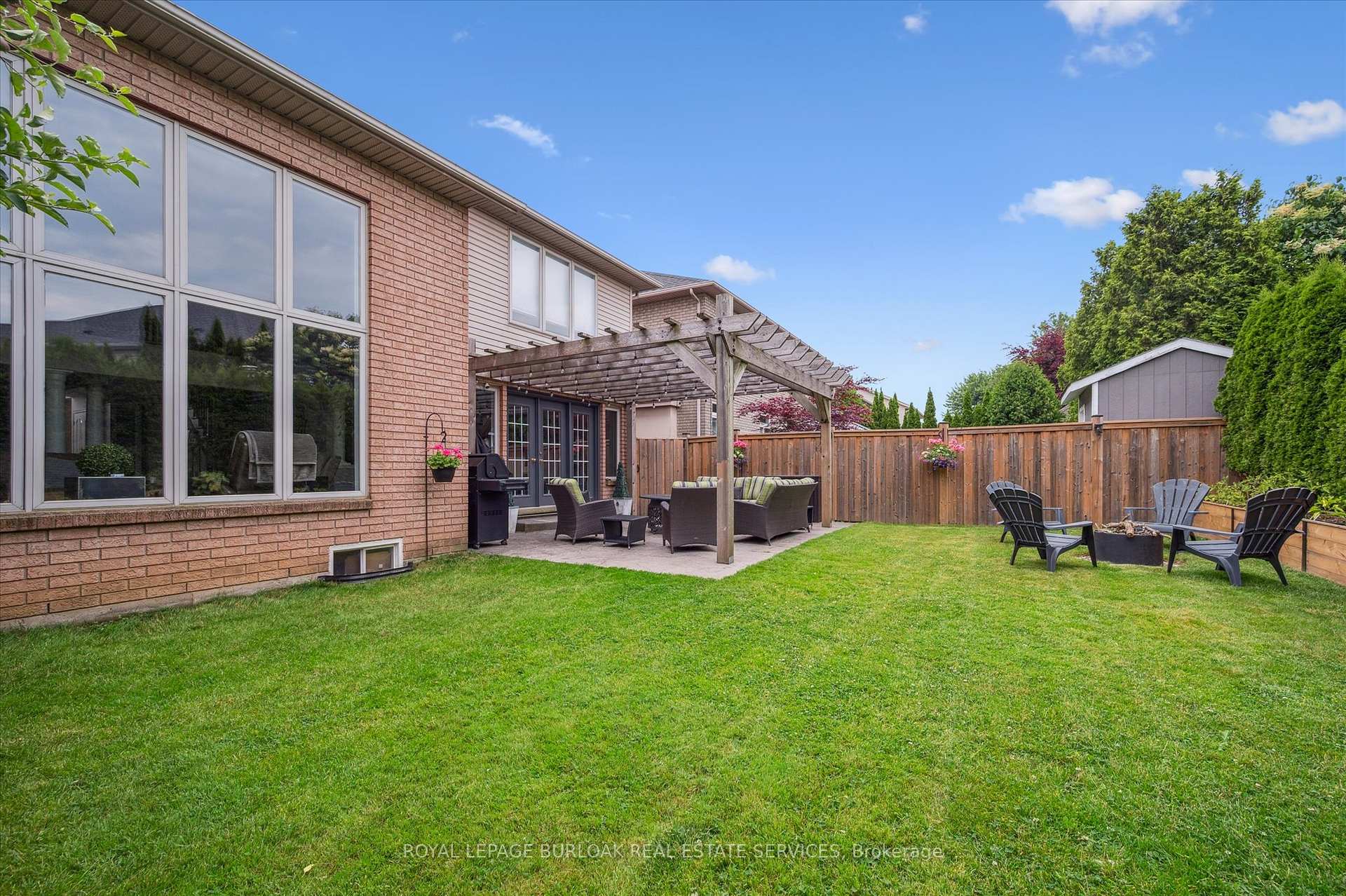 Photo 10 of 38 Surrey Drive, Hamilton, Meadowlands — HOMEH