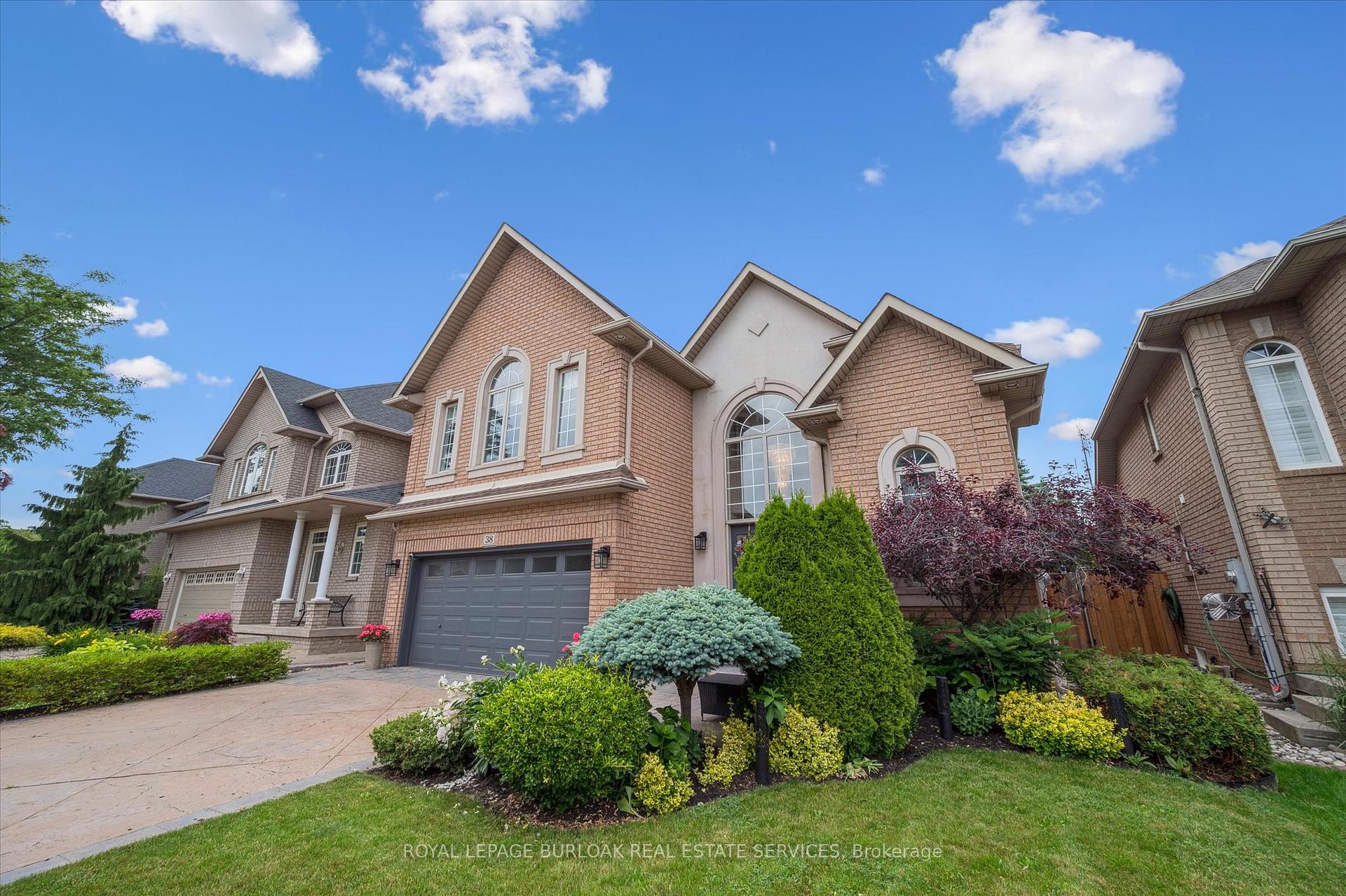 Photo 5 of 38 Surrey Drive, Hamilton, Meadowlands — HOMEH
